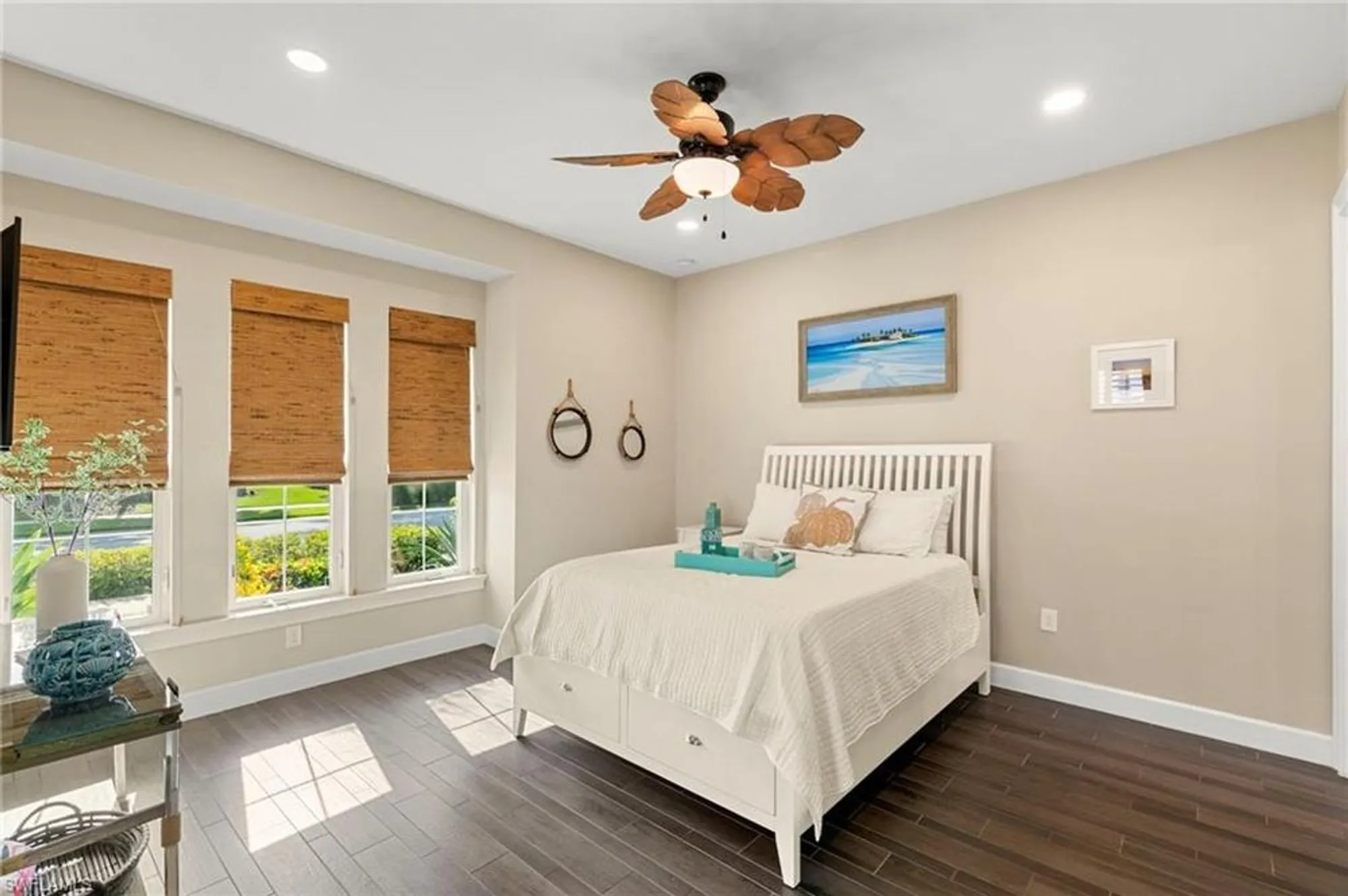Property Slideshow image 29 of 44 | 4922 andros dr, Naples, FL, 34113