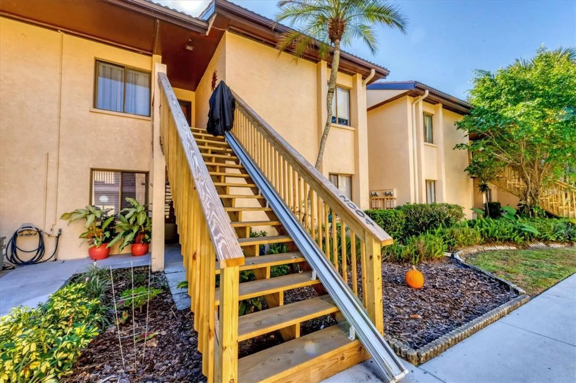 Property Slideshow image 3 of 34 | 1111 w faith cir apt 2004, Bradenton, FL, 34212