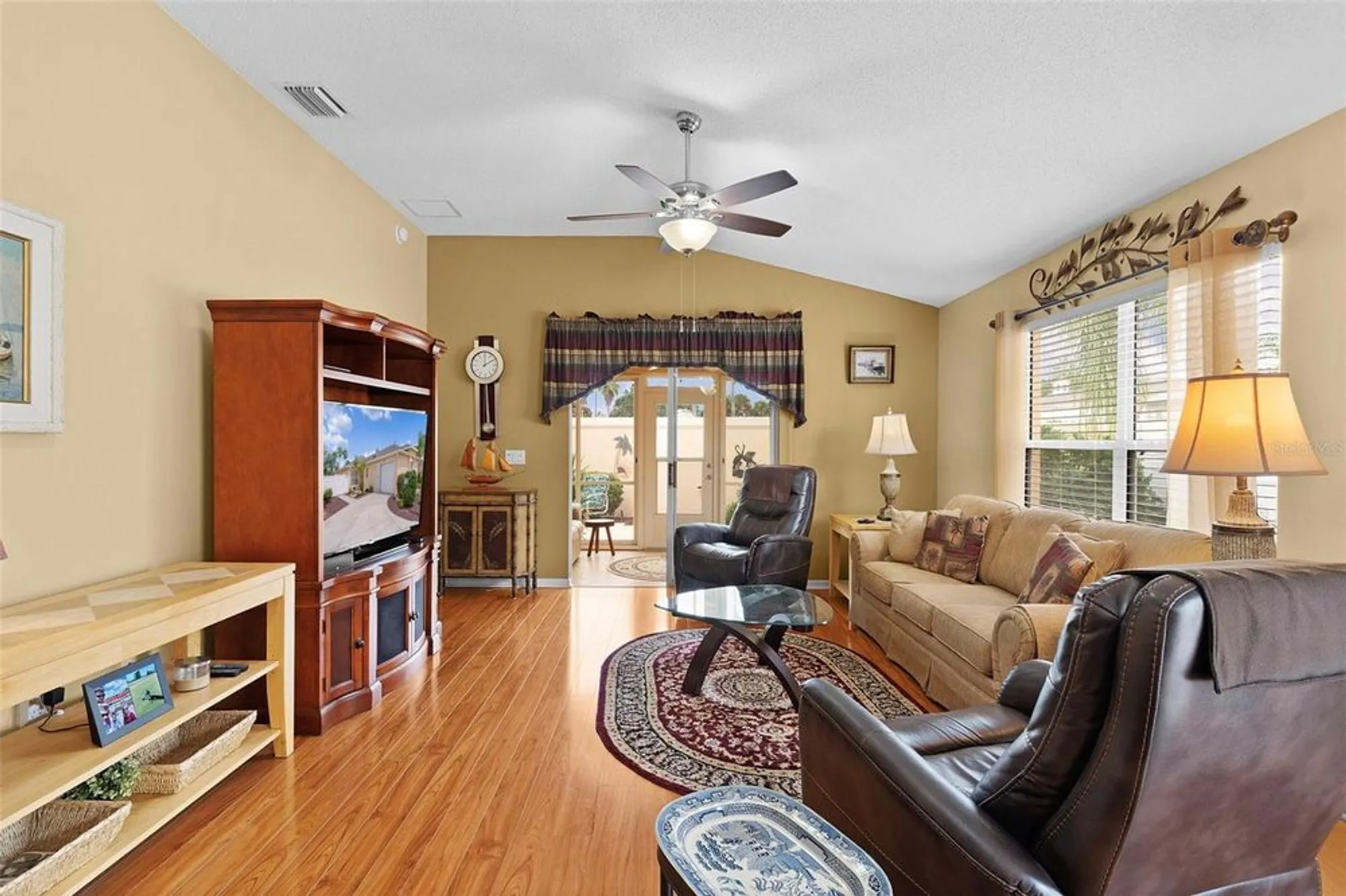 Property Slideshow image 13 of 36 | 1537 barnwell pl, The Villages, FL, 32162