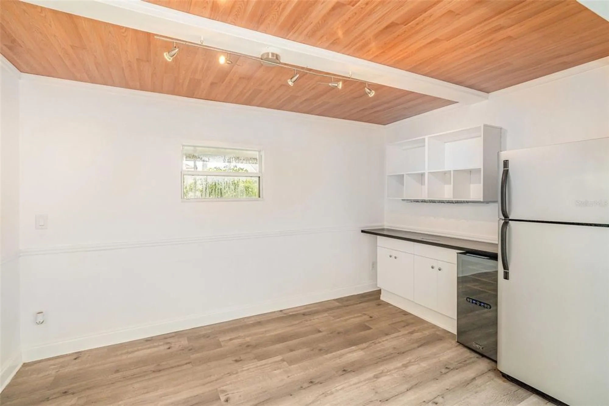 Property Slideshow image 7 of 31 | 2048 berry roberts dr, Sun City Center, FL, 33573