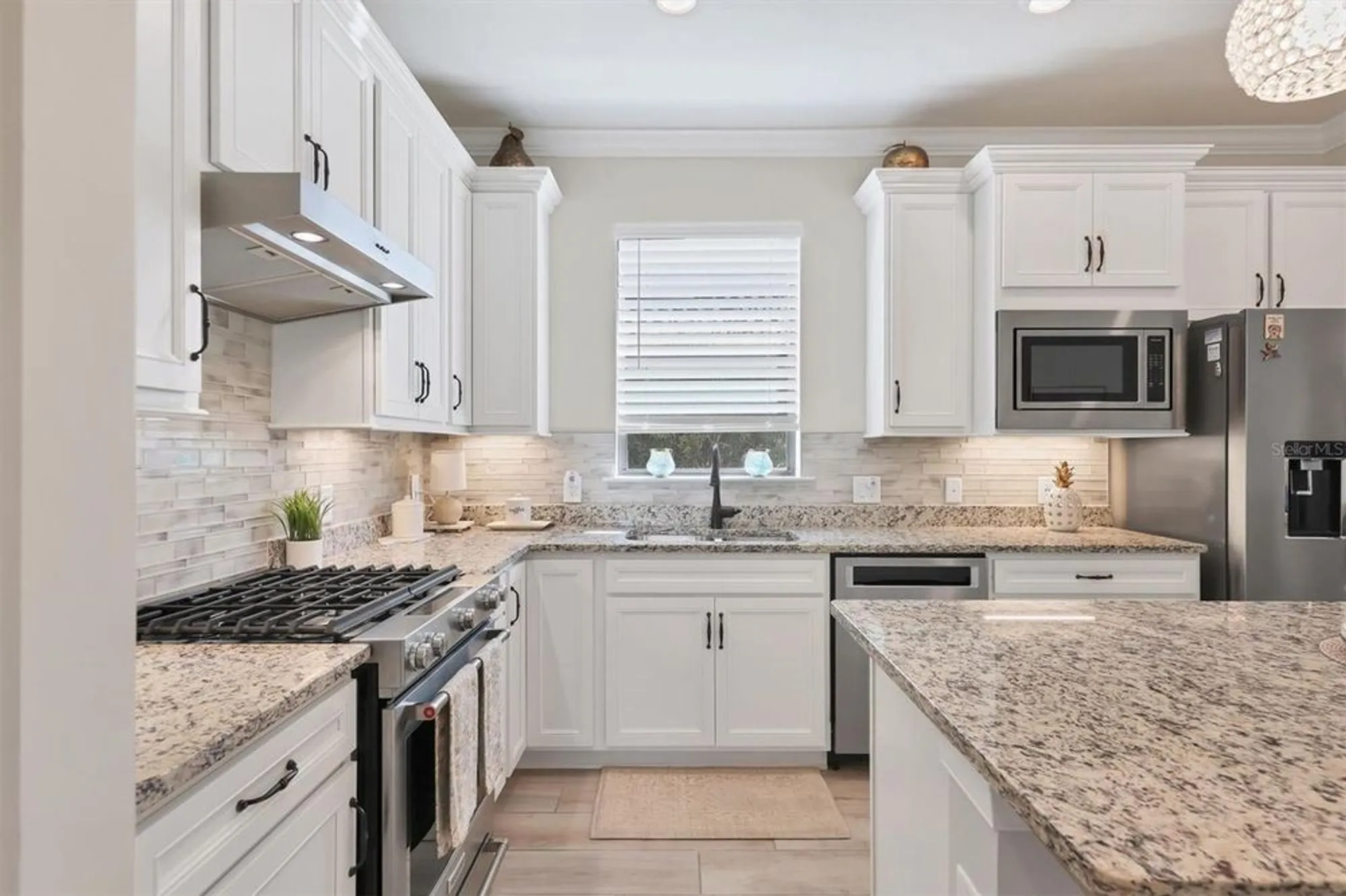 Property Slideshow image 8 of 78 | 6918 hanover ct, Lakewood Ranch, FL, 34202