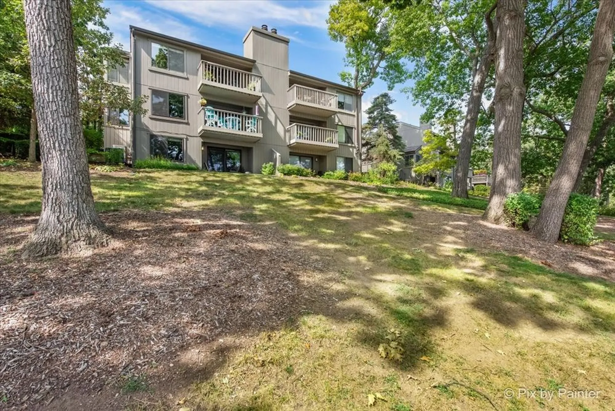 Property Slideshow image 31 of 39 | 209 shoreline rd b, Lake Barrington, IL, 60010