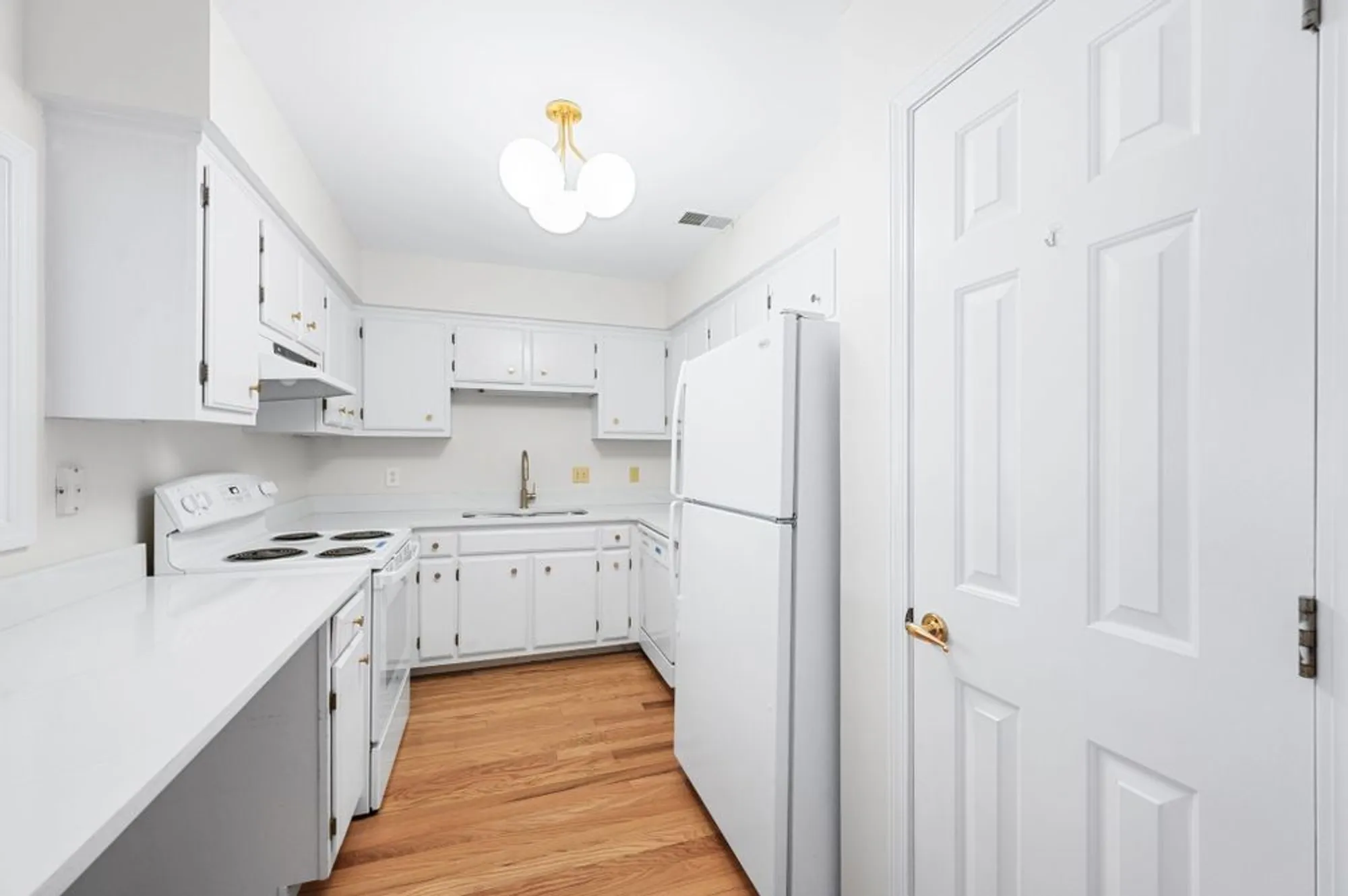 Property Slideshow image 14 of 41 | 421 siena dr, Nashville, TN, 37205