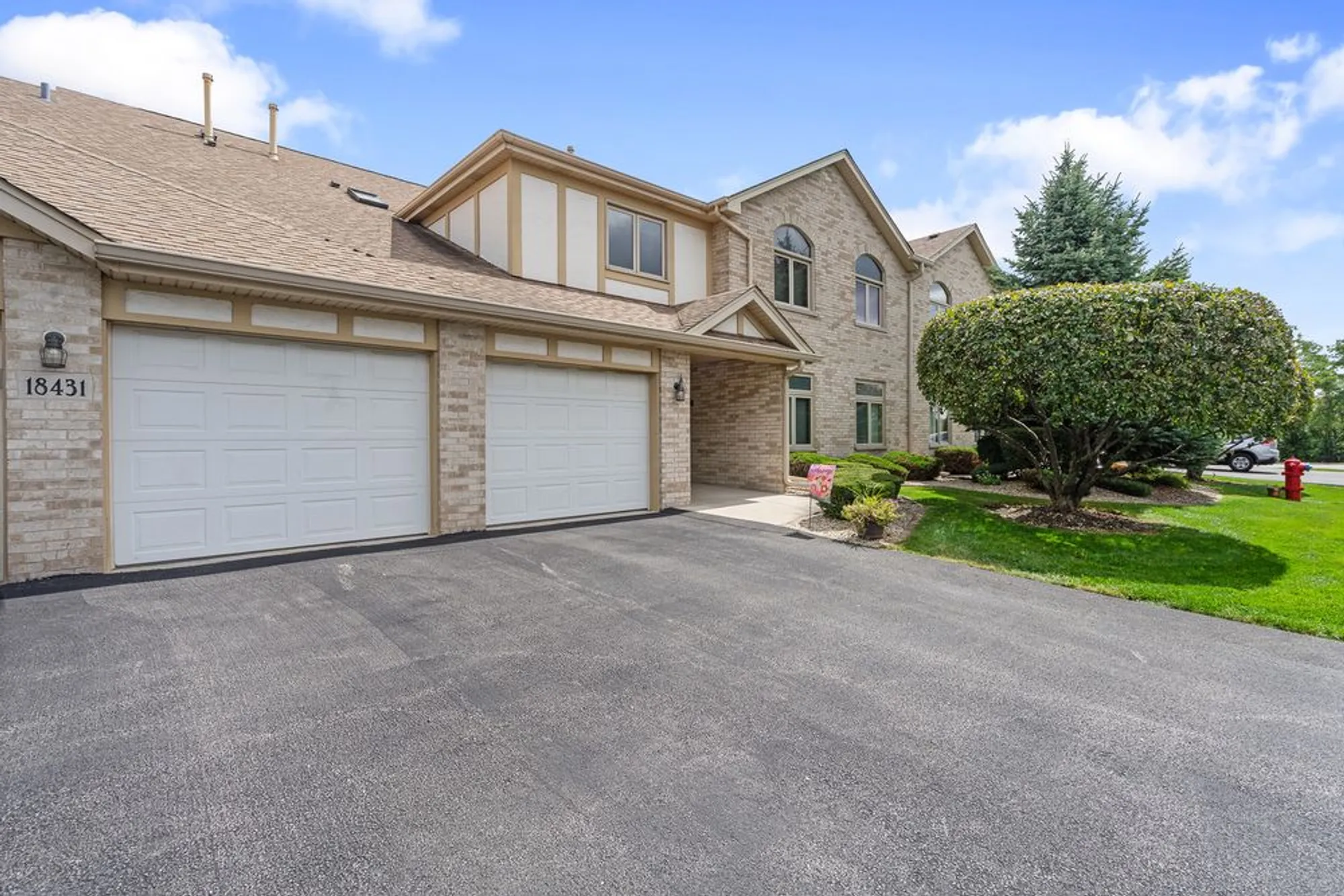 Property Slideshow image 30 of 33 | 18431 pine cone dr apt 1, Tinley Park, IL, 60477