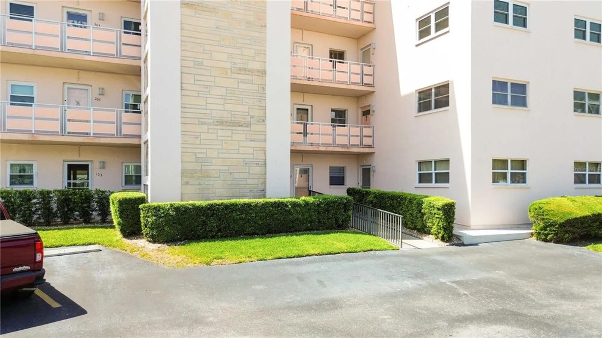 Property Slideshow image 6 of 30 | 5623 80th st n unit 202, St Petersburg, FL, 33709