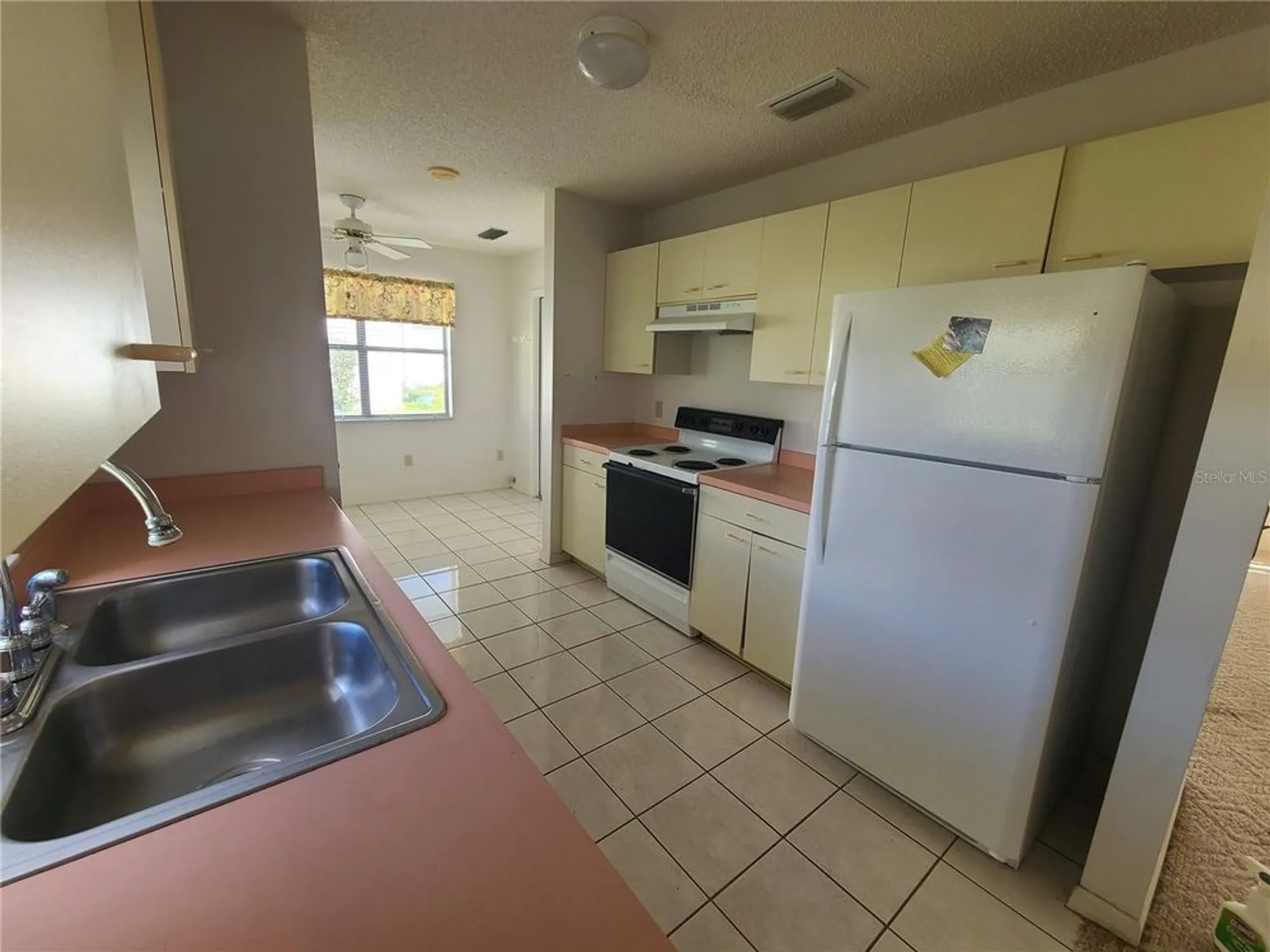 Property Slideshow image 6 of 16 | 1209 maria ct, The Villages, FL, 32159