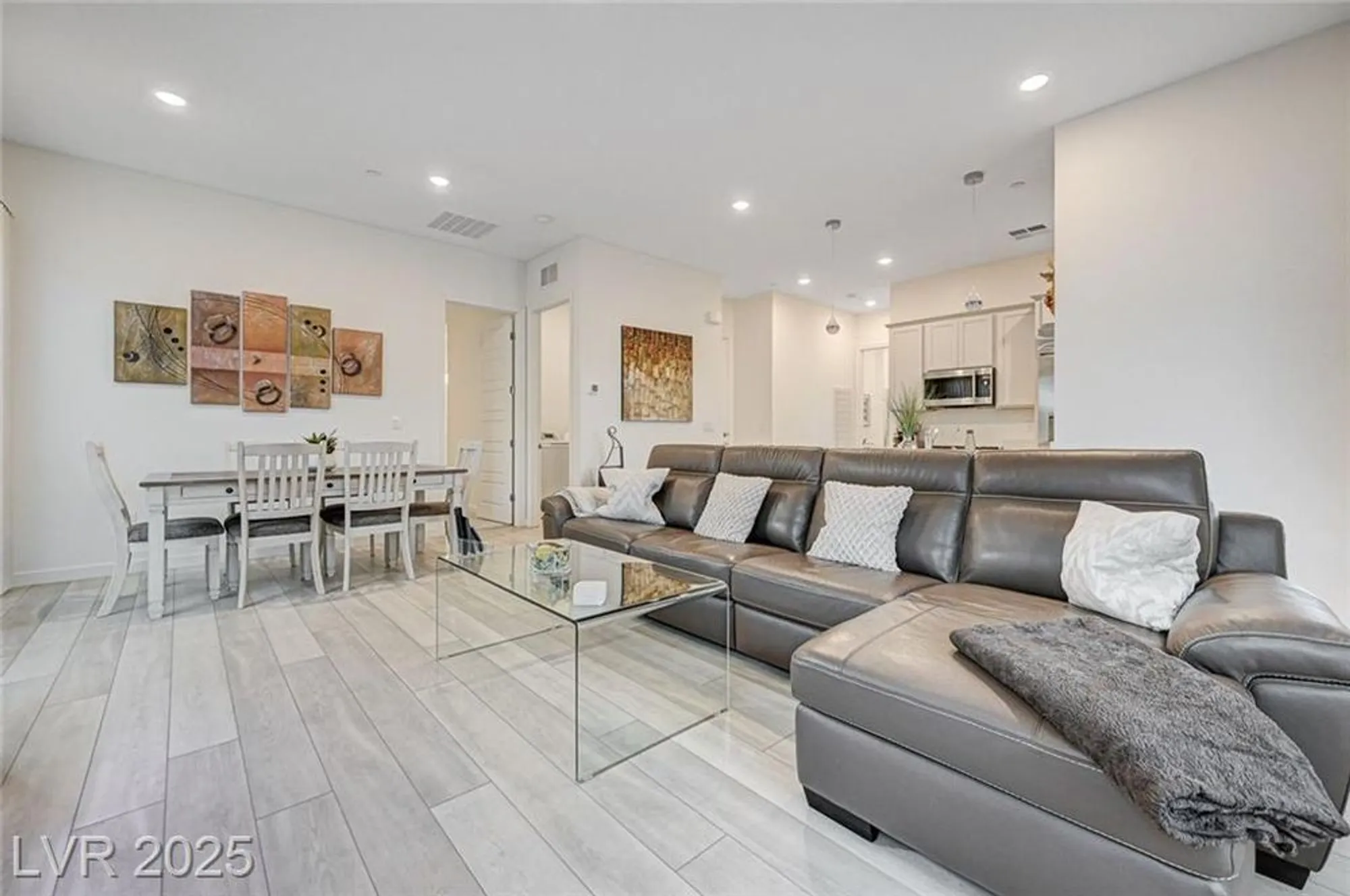 Property Slideshow image 13 of 67 | 912 allister fields ln, Las Vegas, NV, 89138