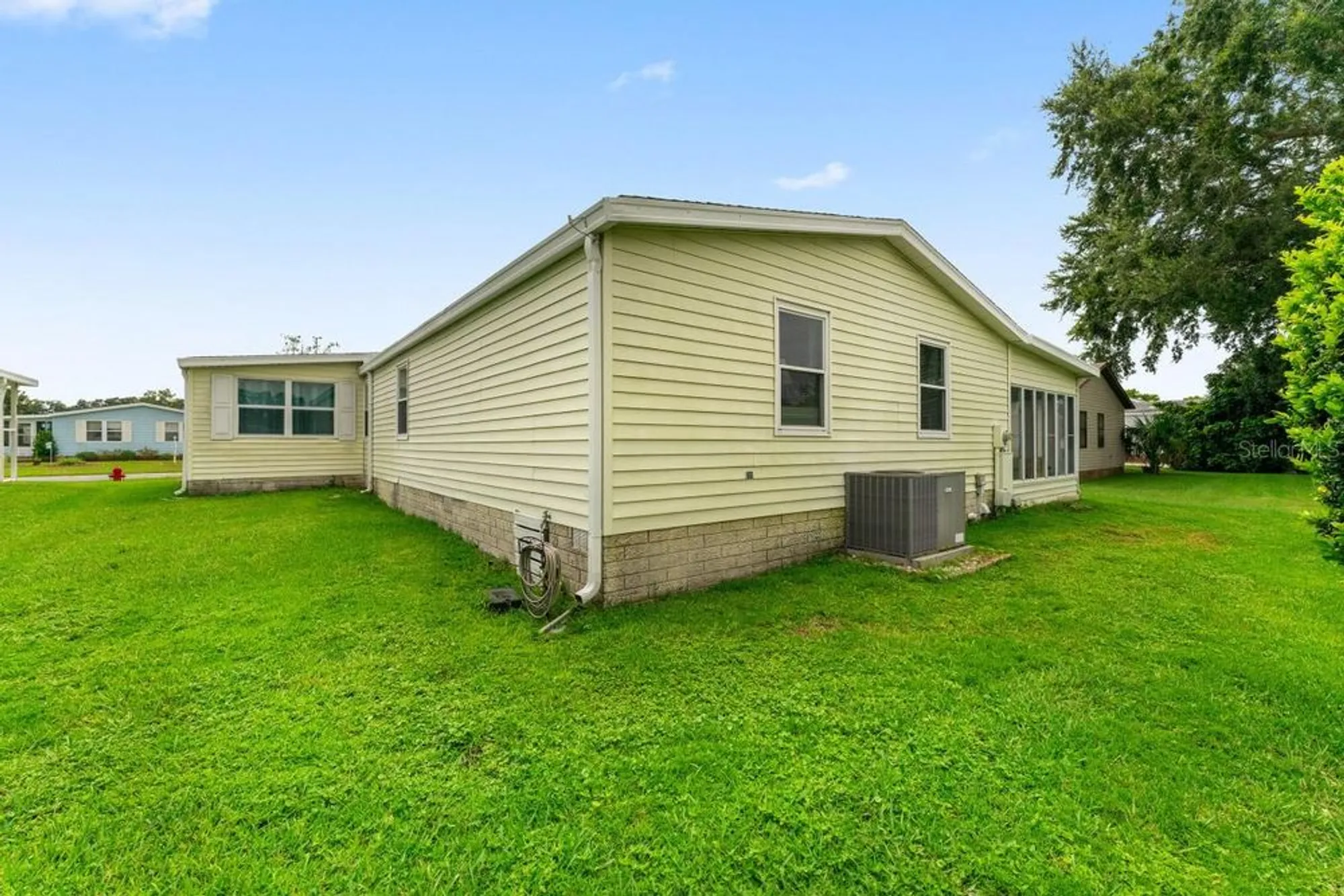 Property Slideshow image 3 of 21 | 1117 paradise dr, Lady Lake, FL, 32159