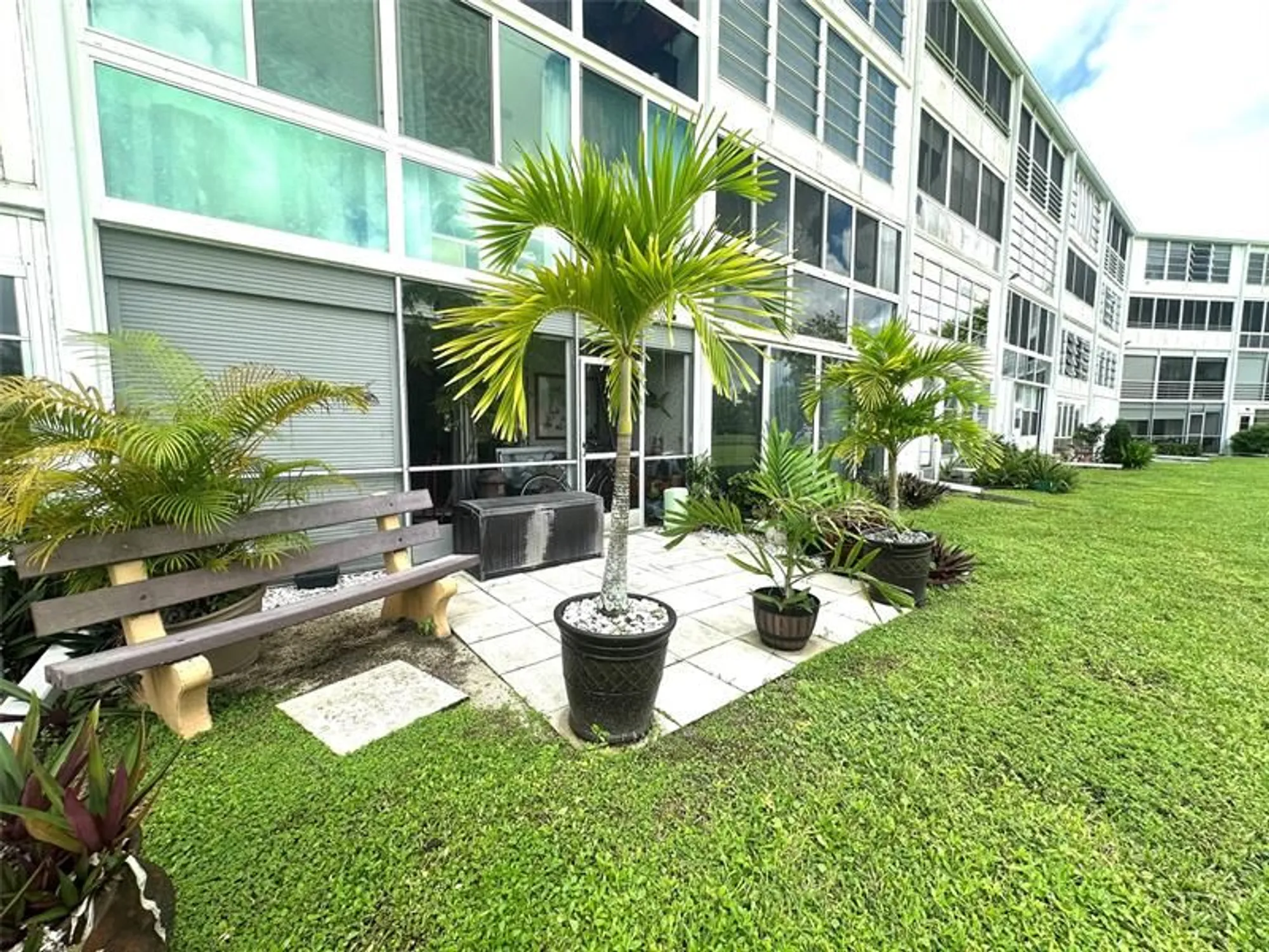 Property Slideshow image 2 of 61 | 1092 newport s # 1092, Deerfield Beach, FL, 33442