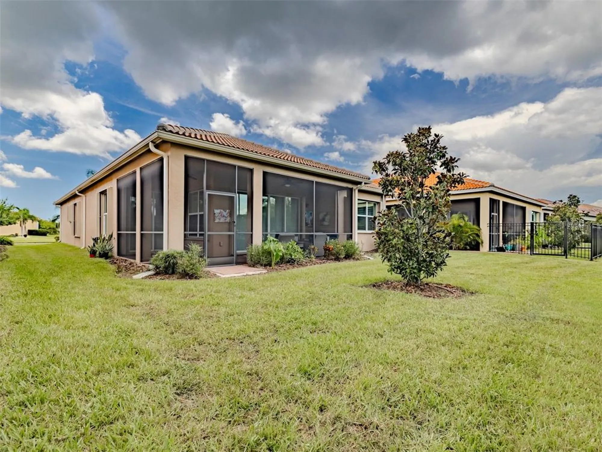Property Slideshow image 35 of 92 | 4820 grand banks dr, Wimauma, FL, 33598