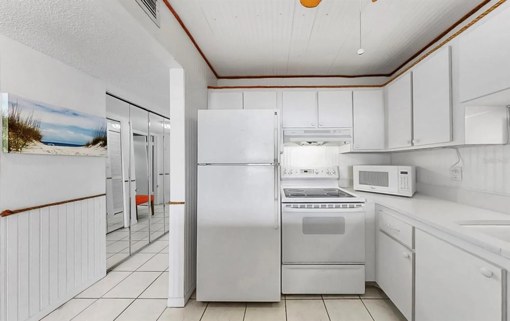 Property Slideshow image 9 of 46 | 4550 cove cir apt 605, Saint Petersburg, FL, 33708