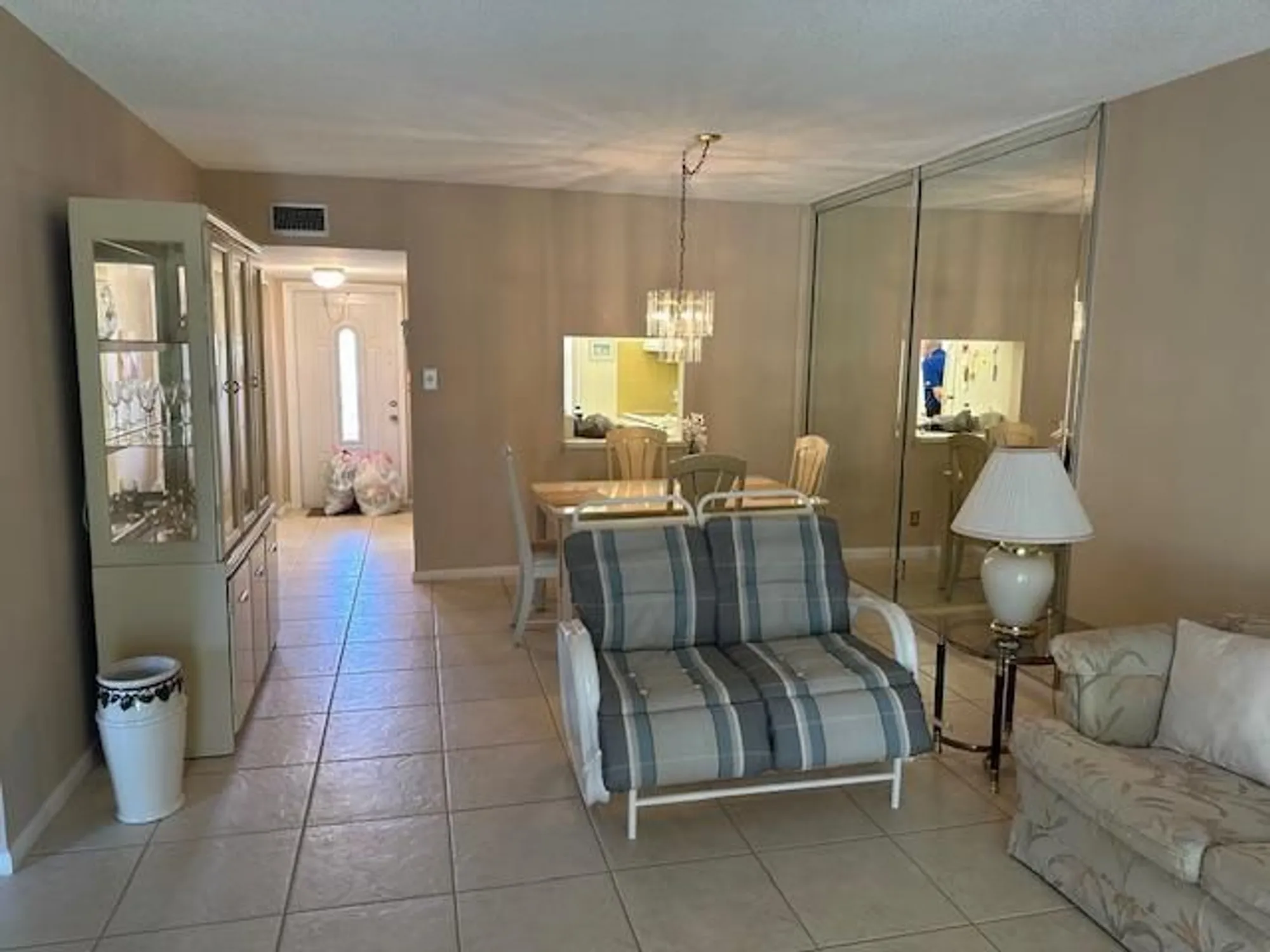 Property Slideshow image 6 of 26 | 7950 nw 5th ct 208, Margate, FL, 33063