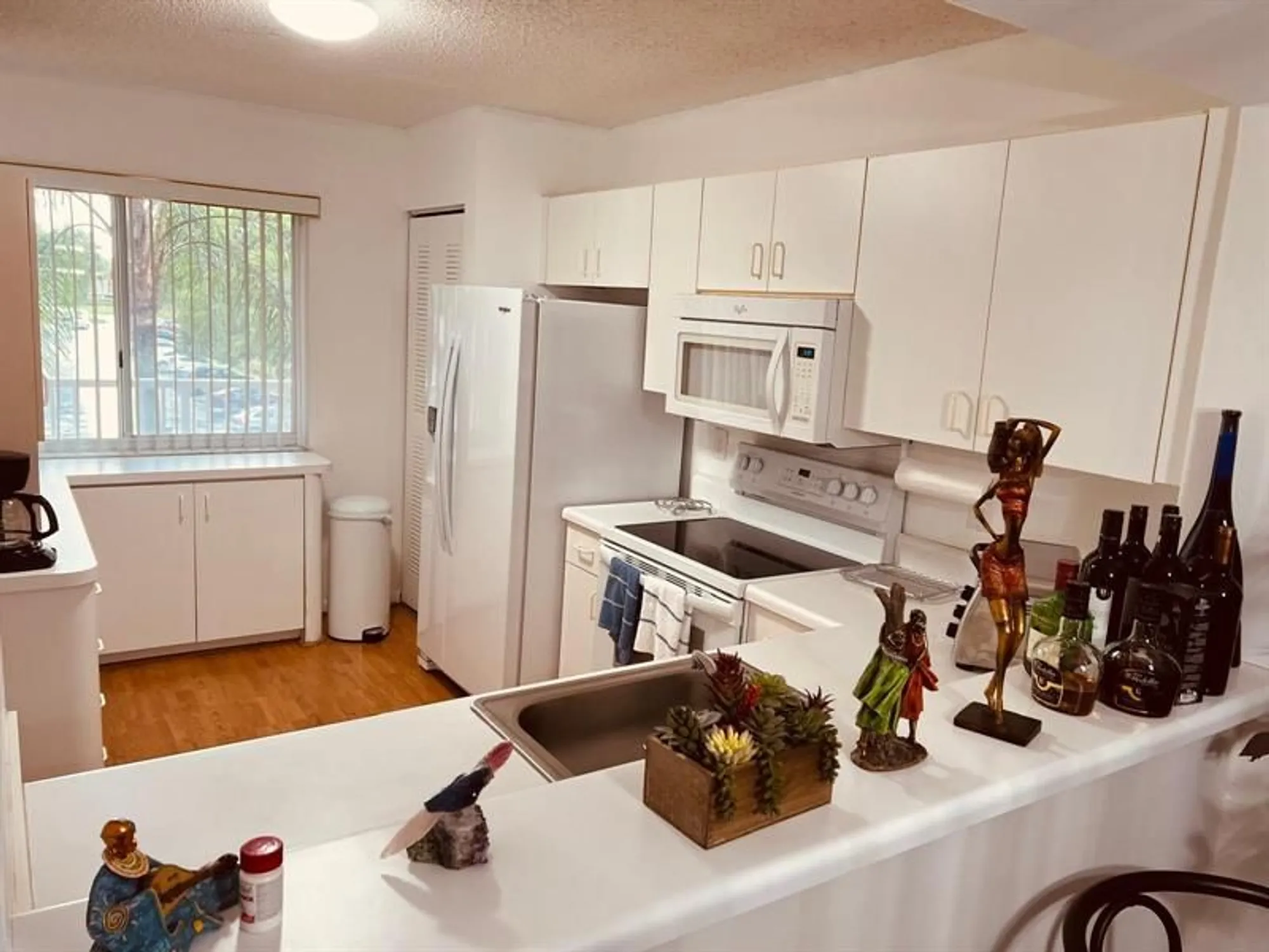 Property Slideshow image 3 of 14 | 9511 weldon cir g 306, Tamarac, FL, 33321