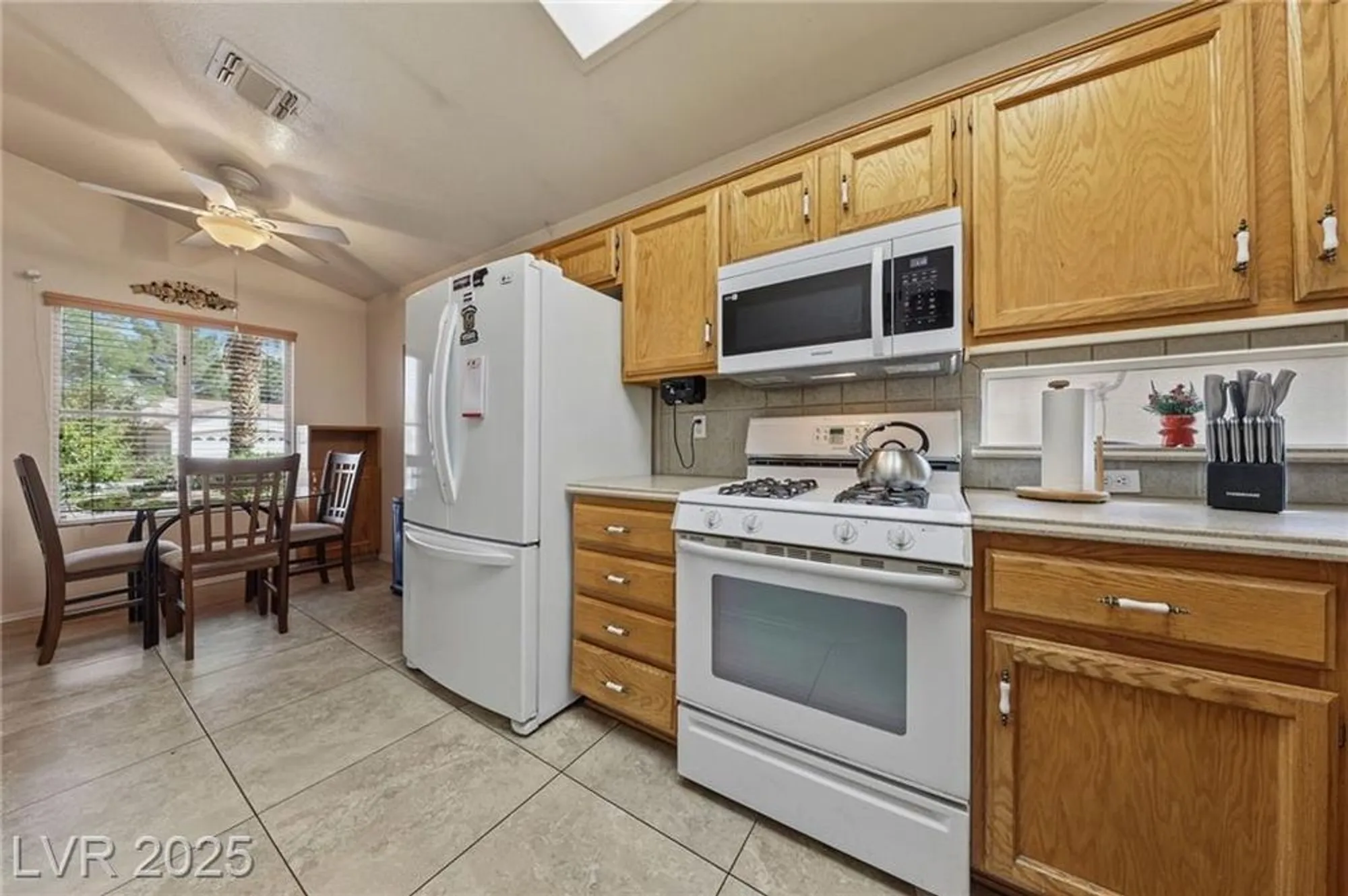 Property Slideshow image 6 of 23 | 489 dalgreen pl, Henderson, NV, 89012
