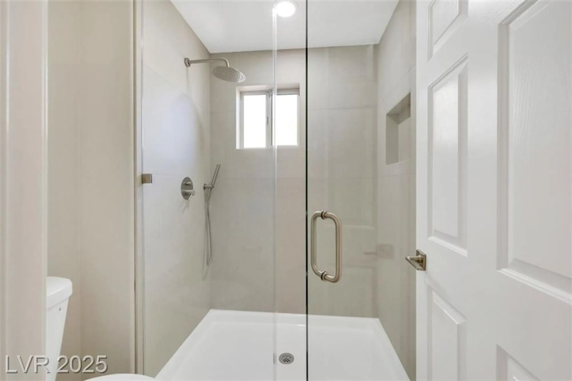 Property Slideshow image 18 of 31 | 2441 banora point dr, Las Vegas, NV, 89134
