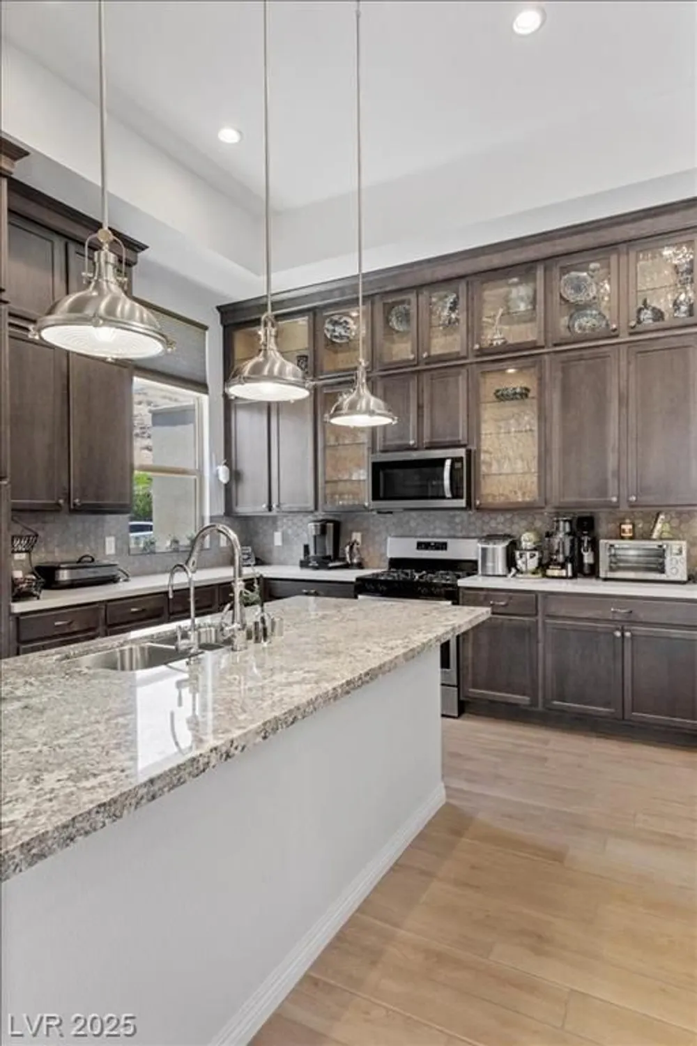 Property Slideshow image 8 of 77 | 6722 desert crimson st, Las Vegas, NV, 89148