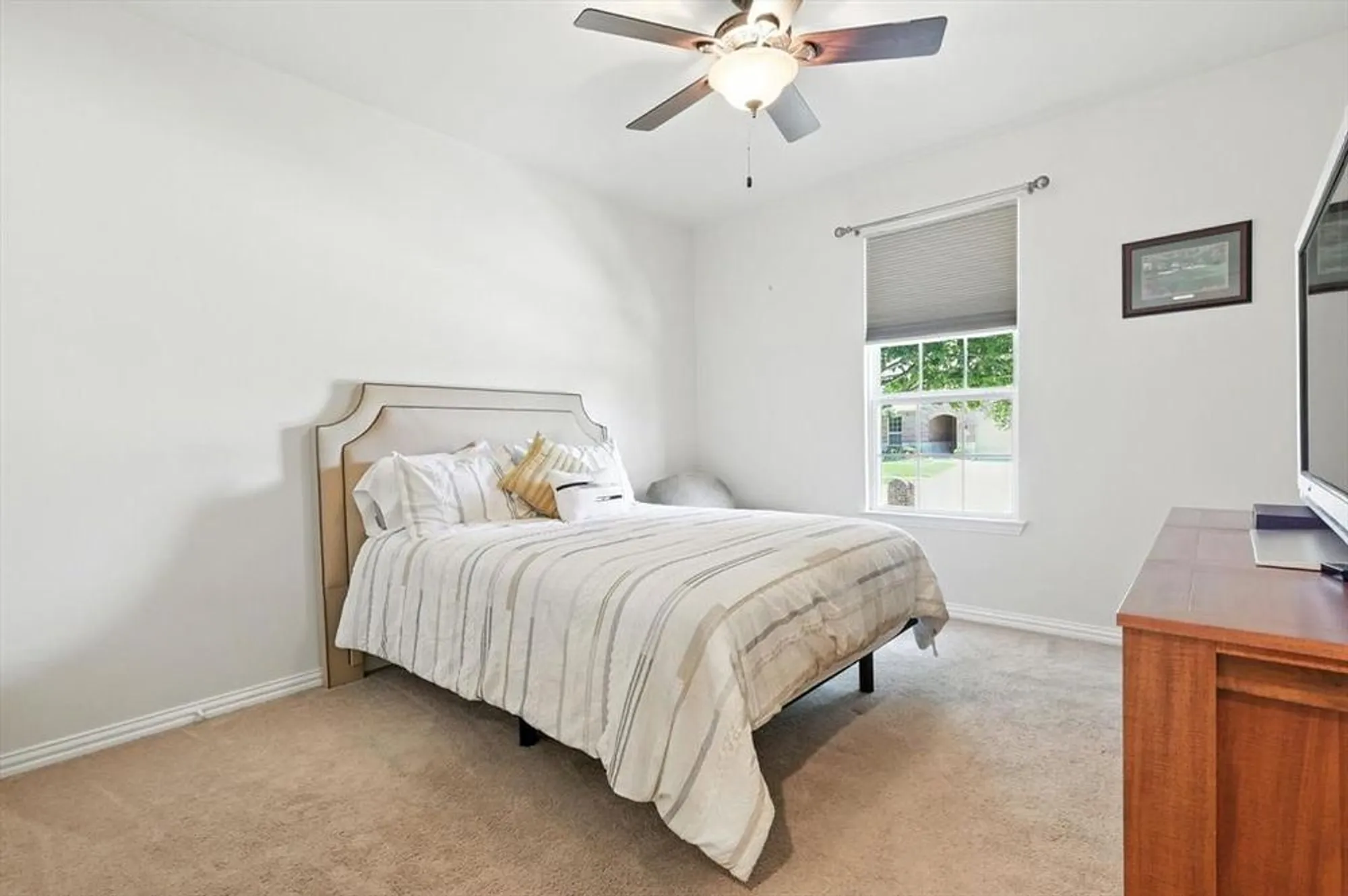 Property Slideshow image 8 of 40 | 2528 oyster bay dr, Frisco, TX, 75036