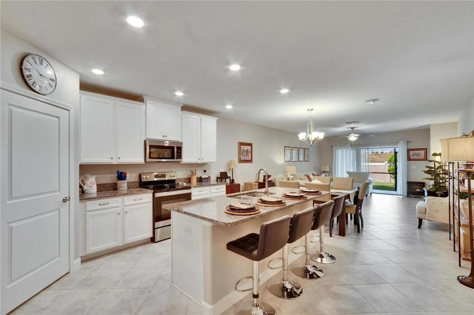 Property Slideshow image 16 of 97 | 16927 april plush dr, Wimauma, FL, 33598