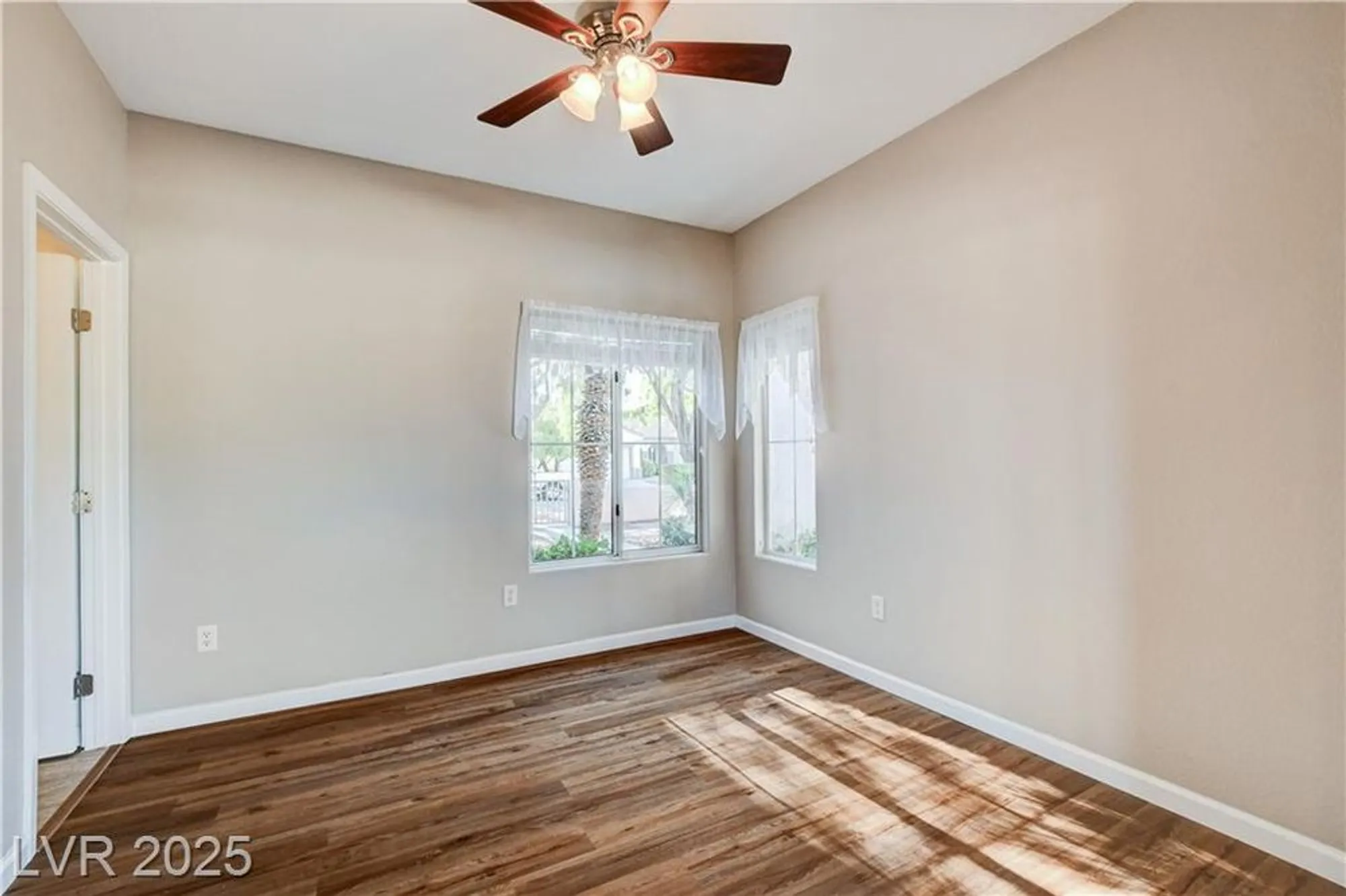 Property Slideshow image 32 of 86 | 2604 rangely ave, Henderson, NV, 89052