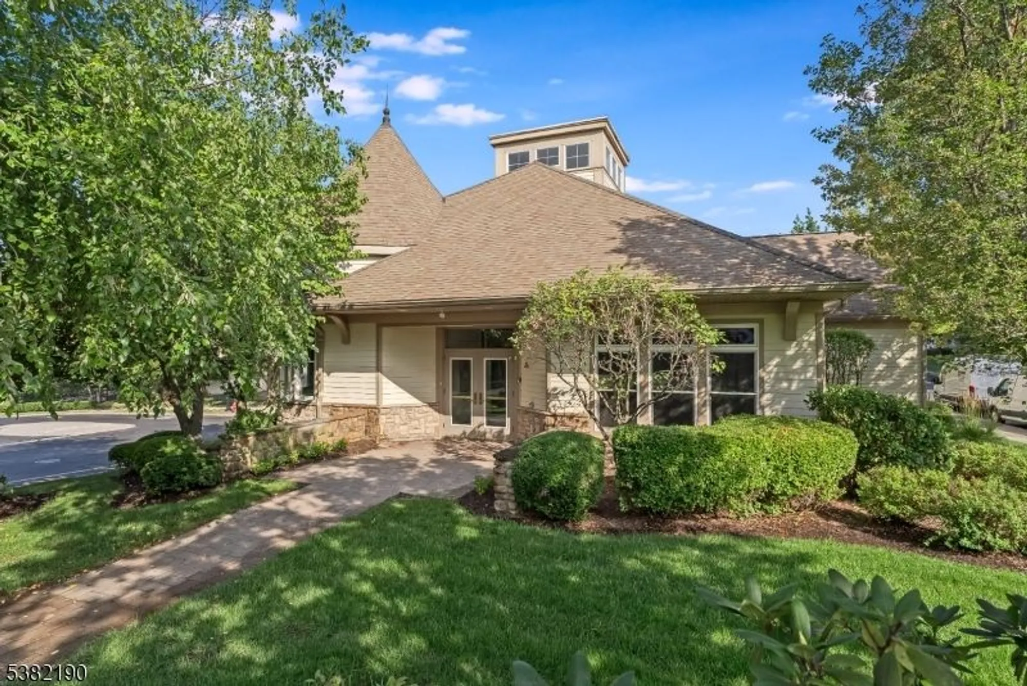 Property Slideshow image 22 of 31 | 354 victoria dr, Bridgewater, NJ, 08807