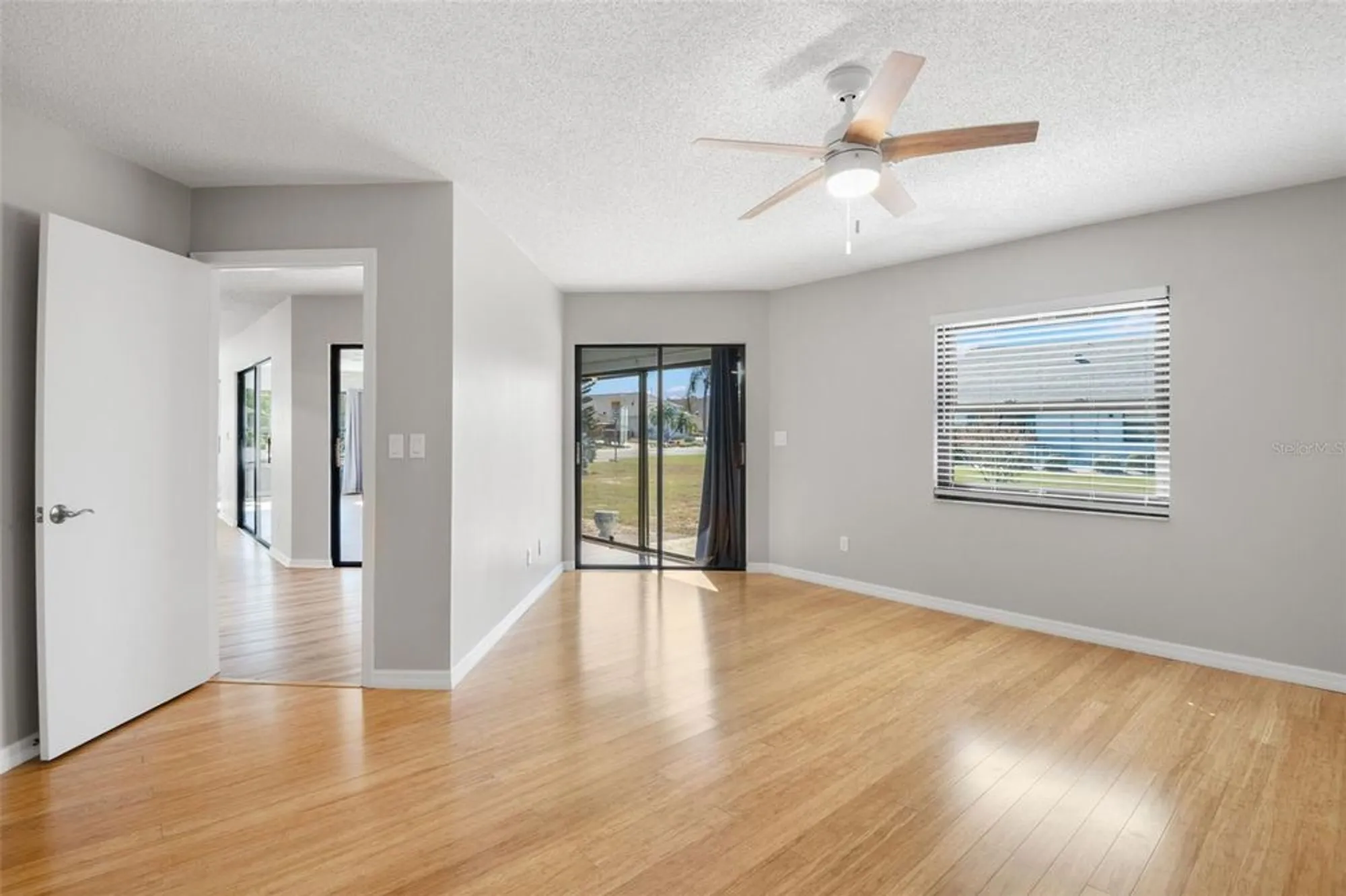 Property Slideshow image 19 of 51 | 302 linger ln, Sun City Center, FL, 33573