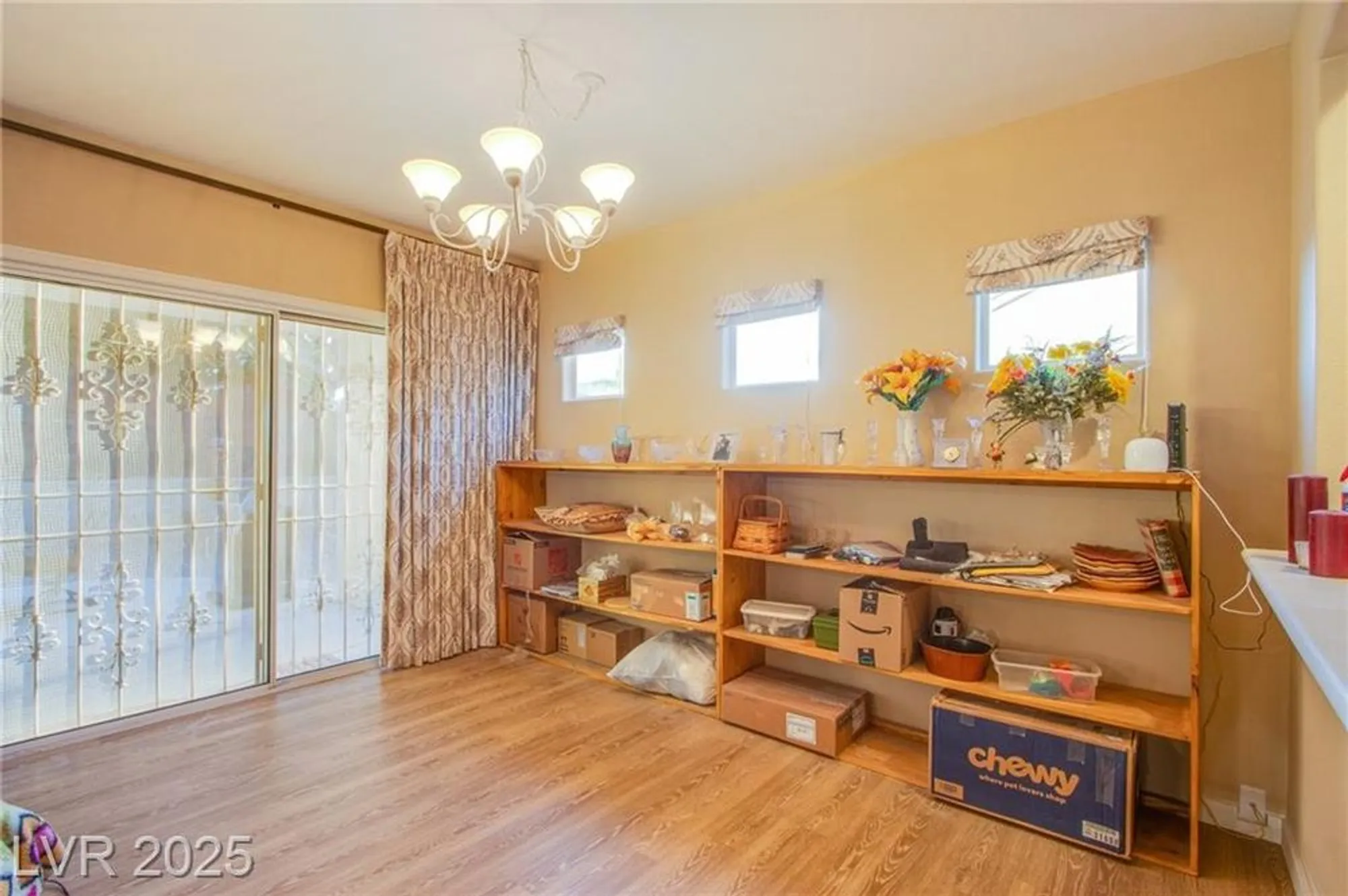 Property Slideshow image 14 of 31 | 2581 evansville ave, Henderson, NV, 89052
