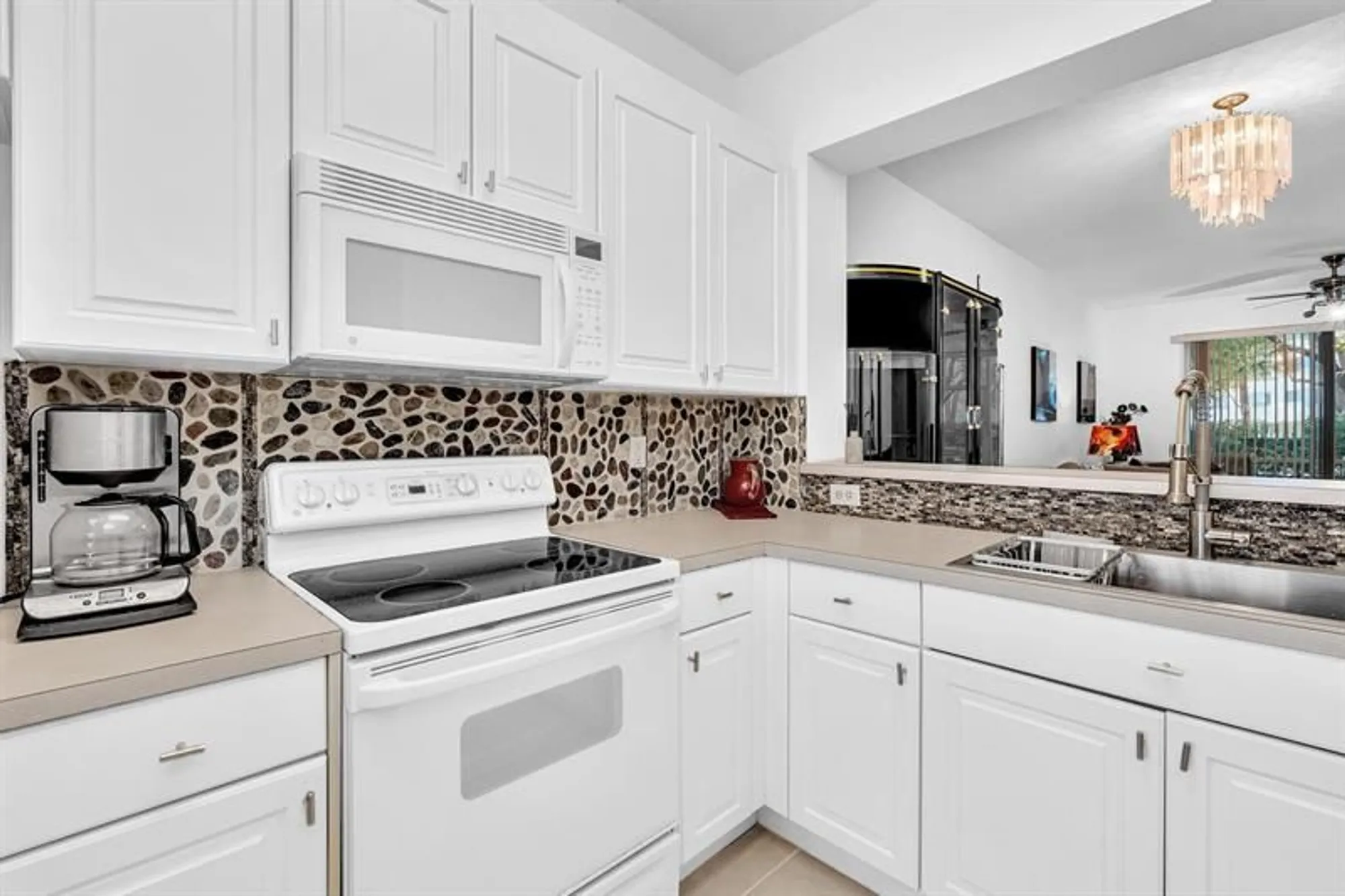 Property Slideshow image 13 of 78 | 7775 yardley dr apt 110, Tamarac, FL, 33321