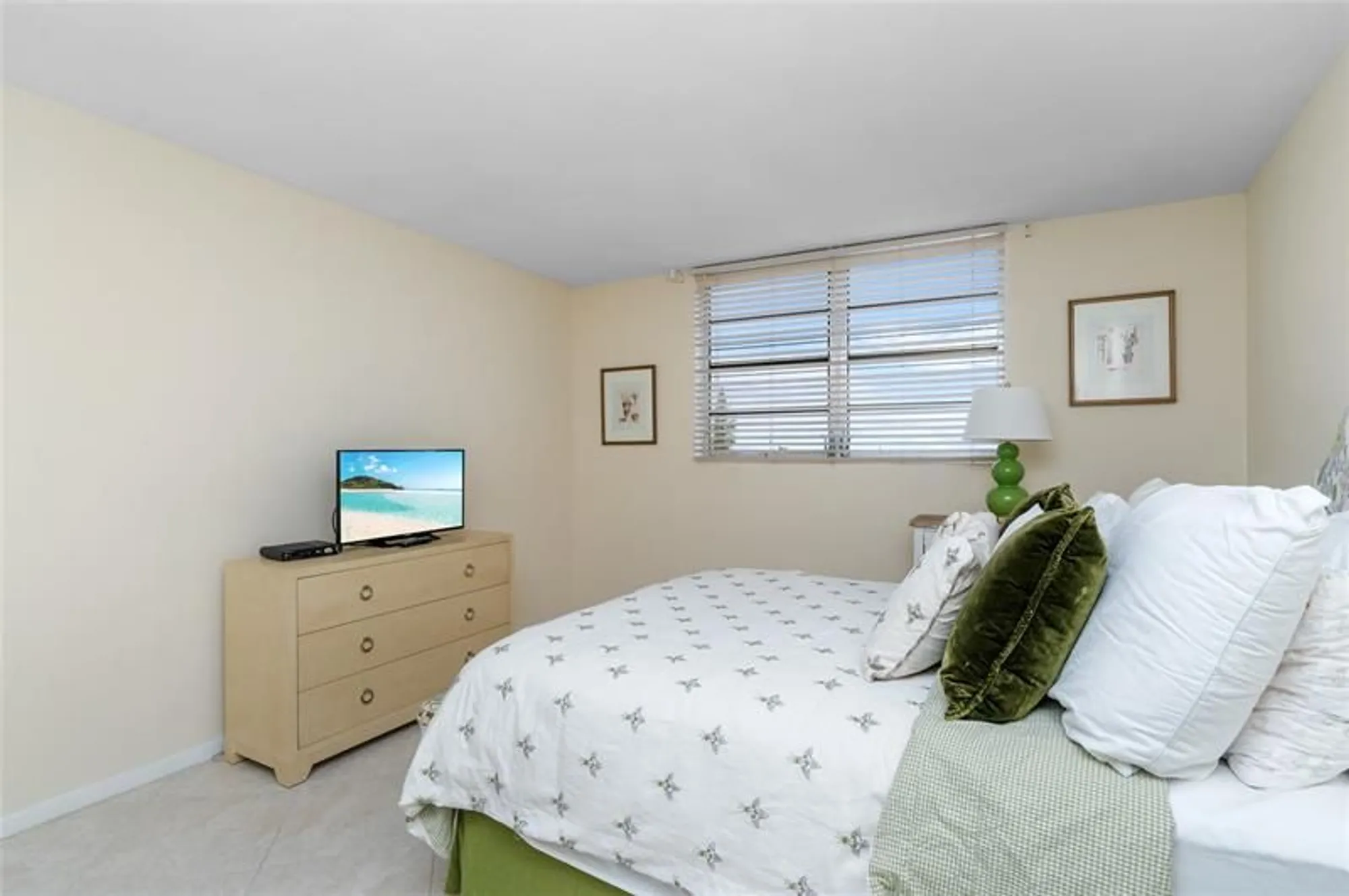 Property Slideshow image 10 of 35 | 2731 ne 14th street cswy 637, Pompano Beach, FL, 33062