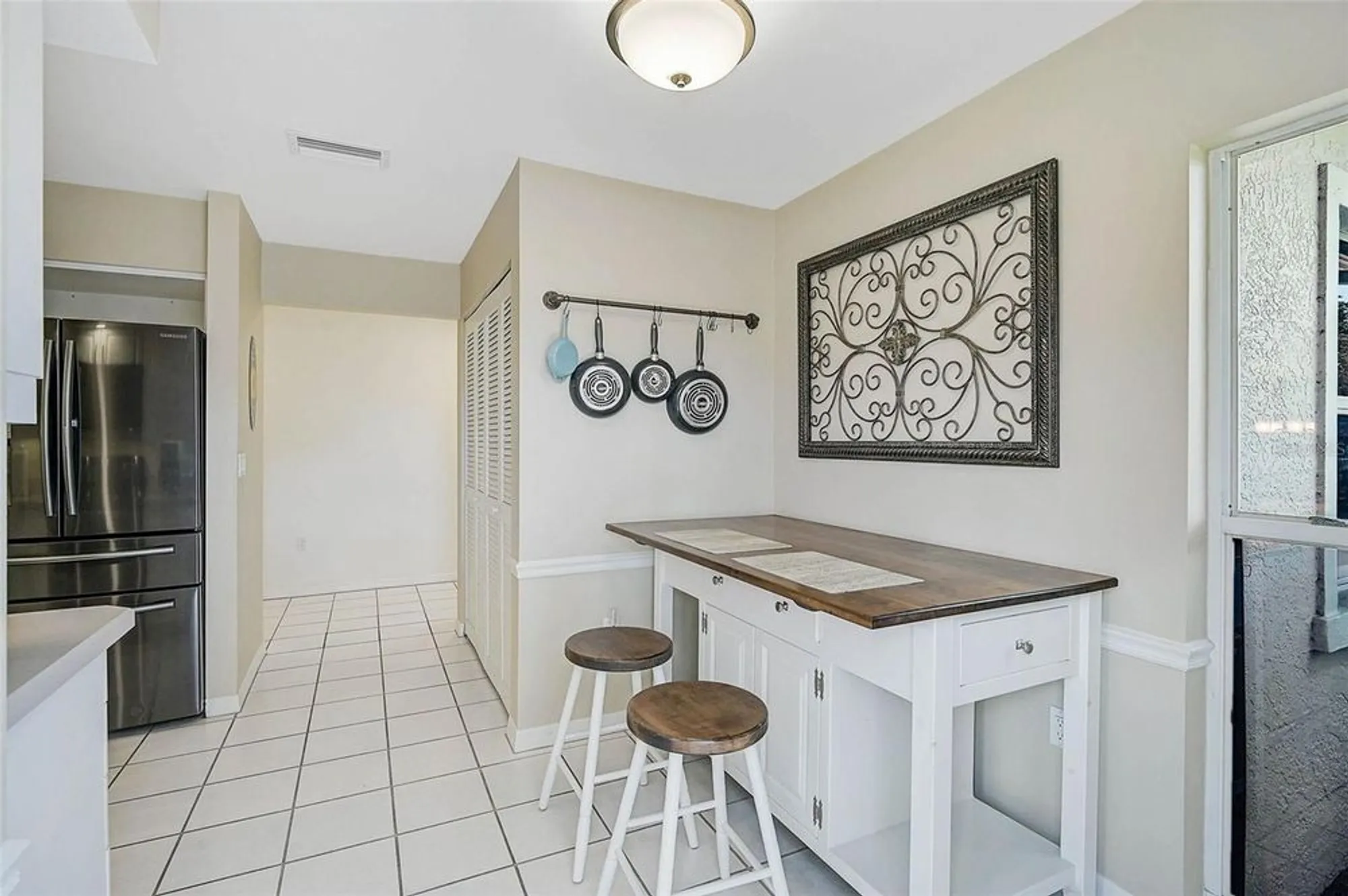 Property Slideshow image 13 of 49 | 7341 golf pointe cir, Sarasota, FL, 34243