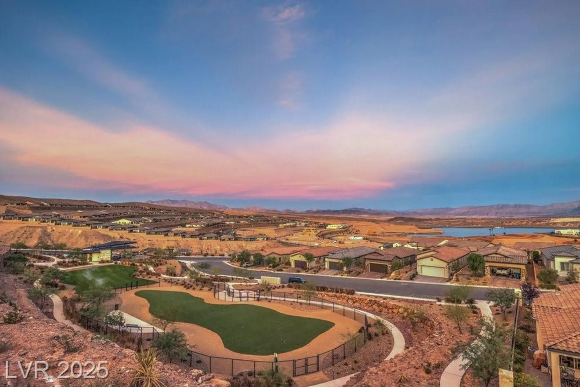 Property Slideshow image 37 of 48 | 70 lake bluff ct, Henderson, NV, 89011