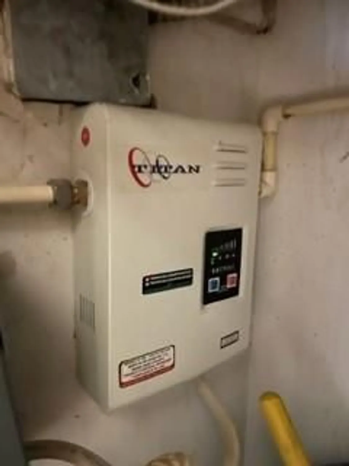 Property Slideshow image 19 of 28 | 1400 saint charles pl 615, Pembroke Pines, FL, 33026