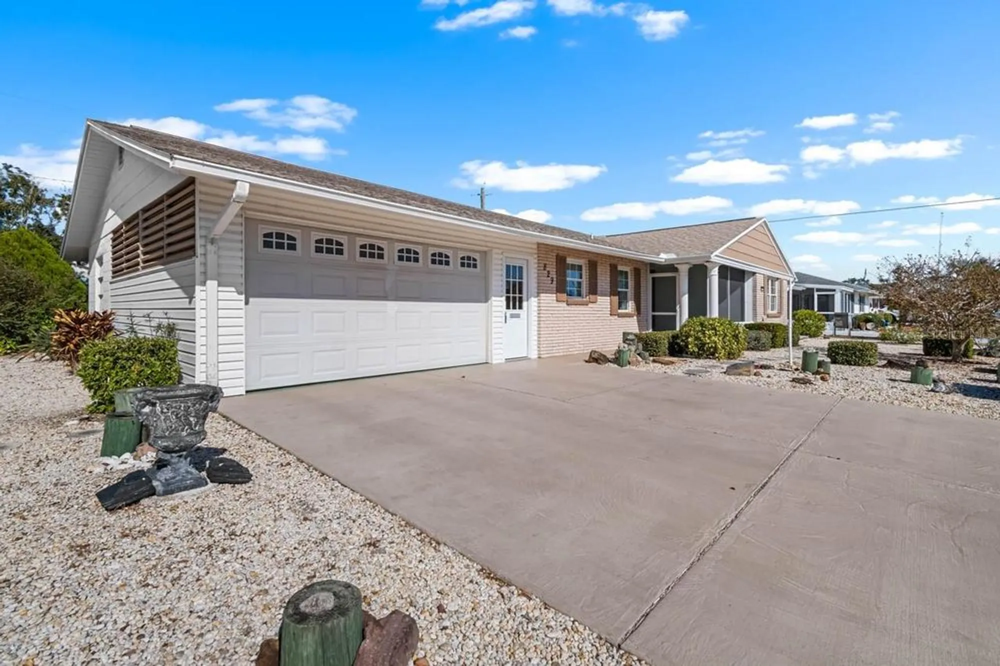 Property Slideshow image 35 of 80 | 829 fox hills dr, Sun City Center, FL, 33573