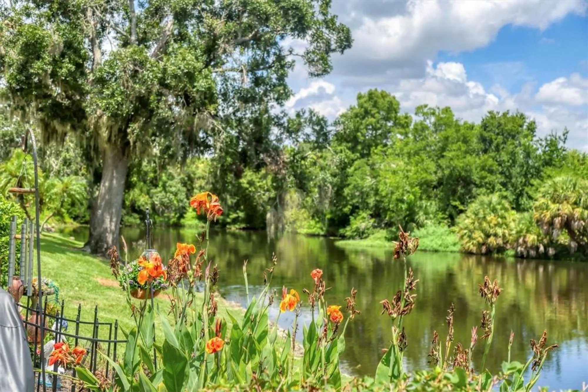 Property Slideshow image 52 of 78 | 4555 forest wood trl 23, Sarasota, FL, 34241