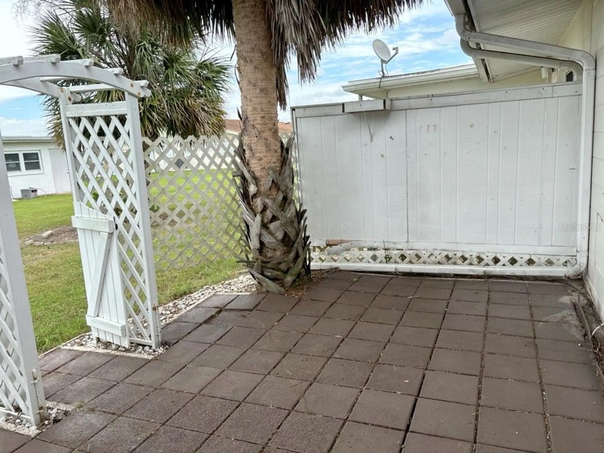 Property Slideshow image 5 of 19 | 1517 danbury dr, Sun City Center, FL, 33573