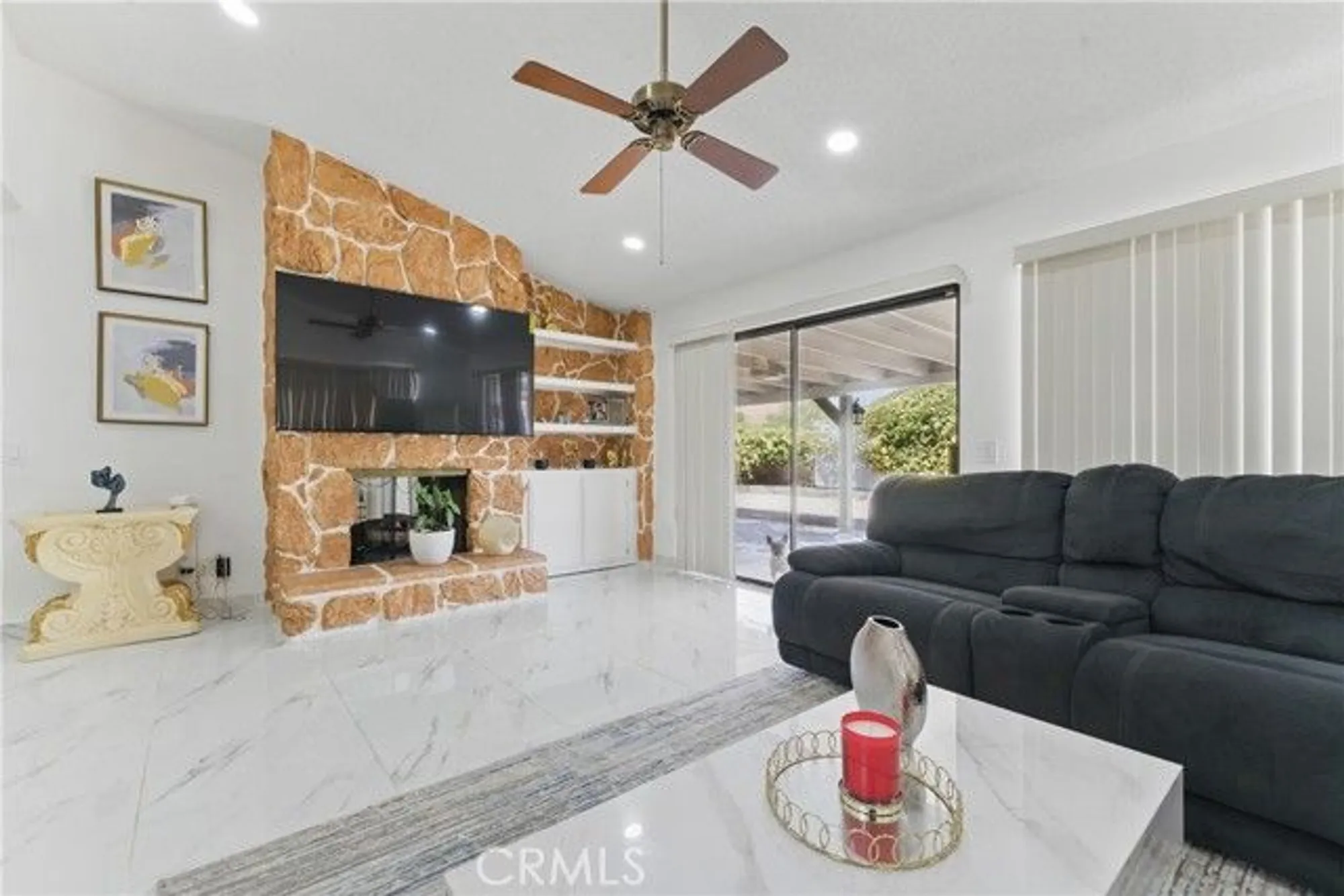 Property Slideshow image 16 of 36 | 2250 redwood dr, Hemet, CA, 92545