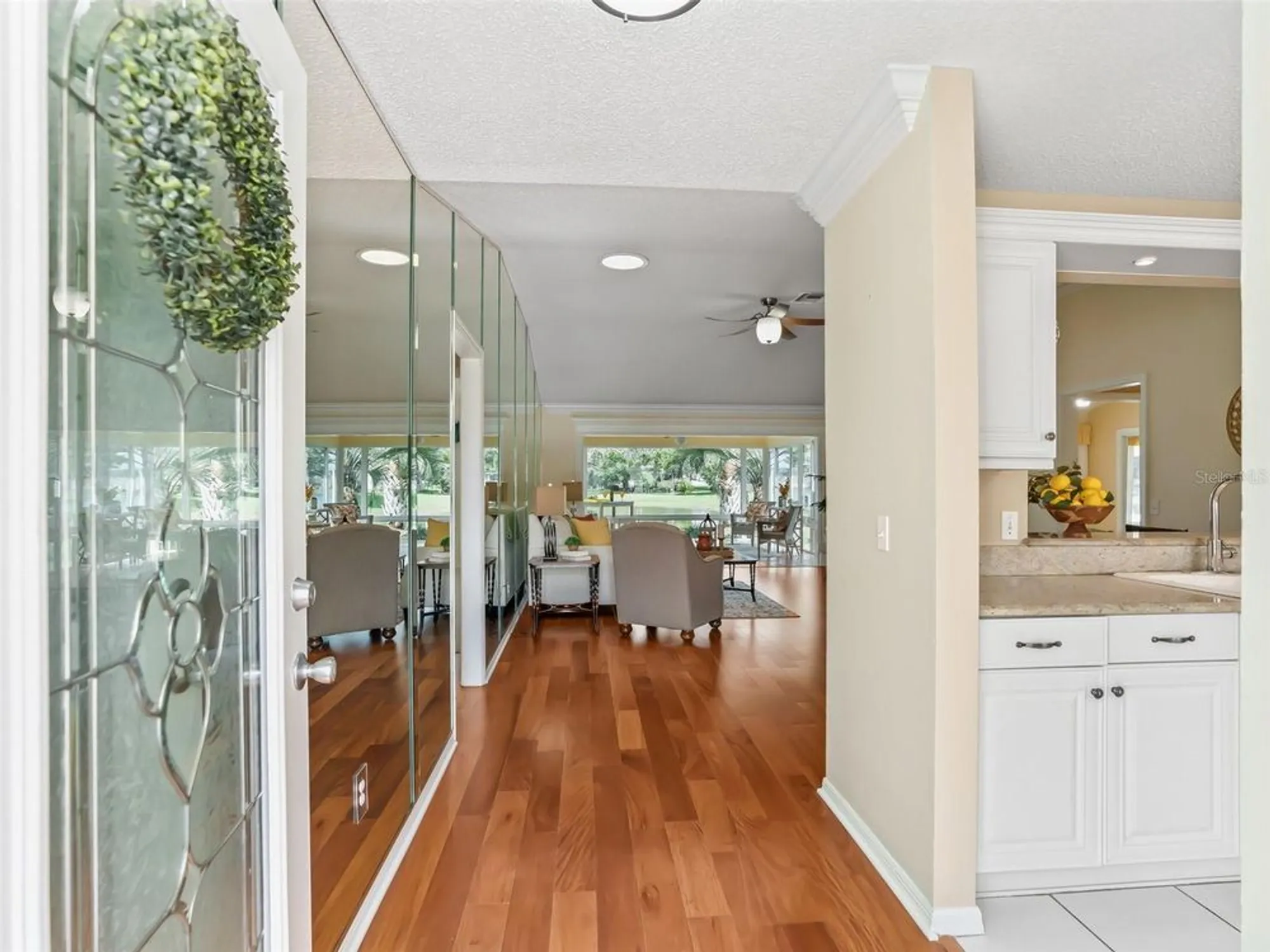 Property Slideshow image 9 of 51 | 1013 del rio dr, Lady Lake, FL, 32159