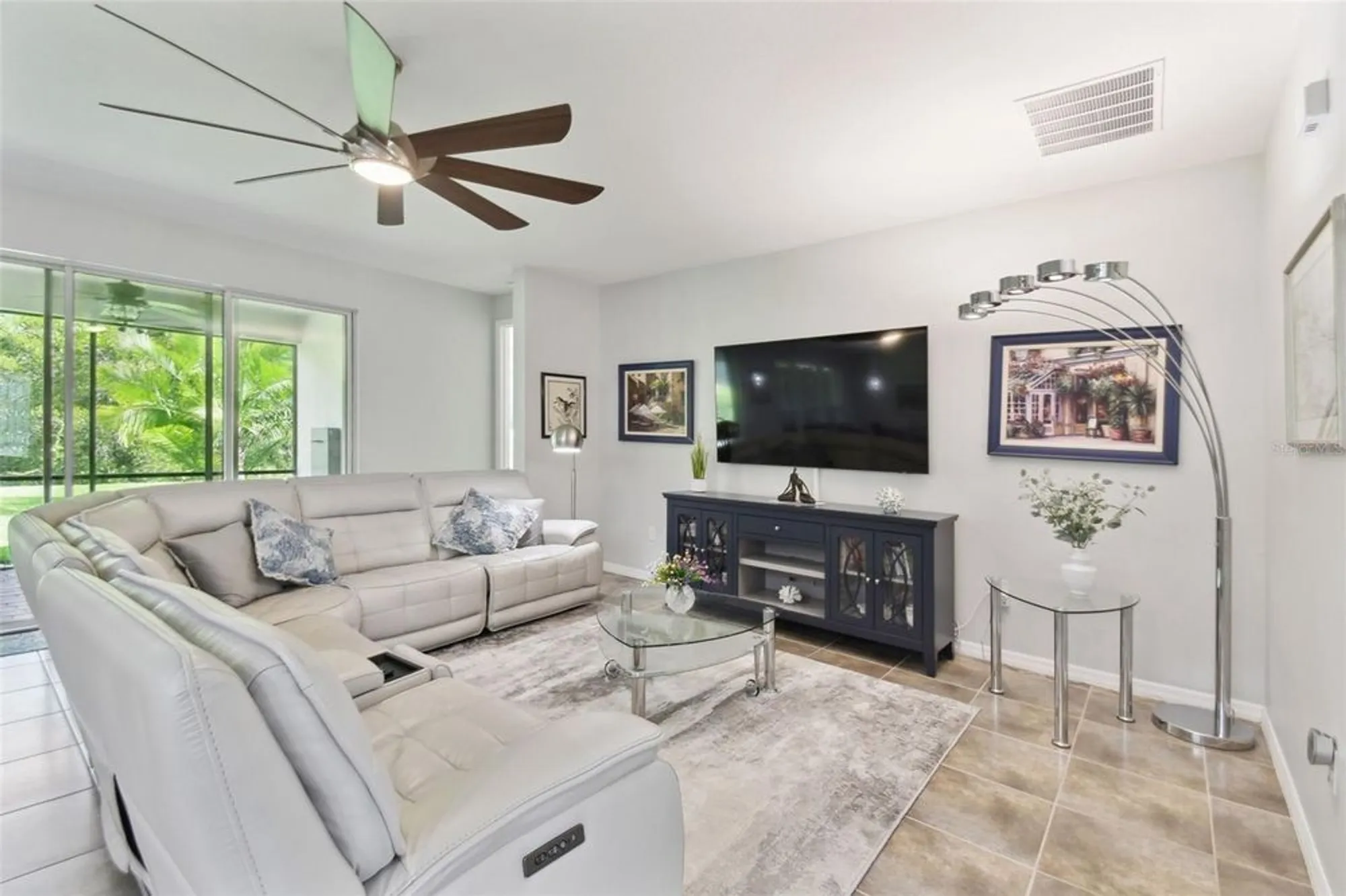 Property Slideshow image 11 of 49 | 582 san joaquin rd, Kissimmee, FL, 34759