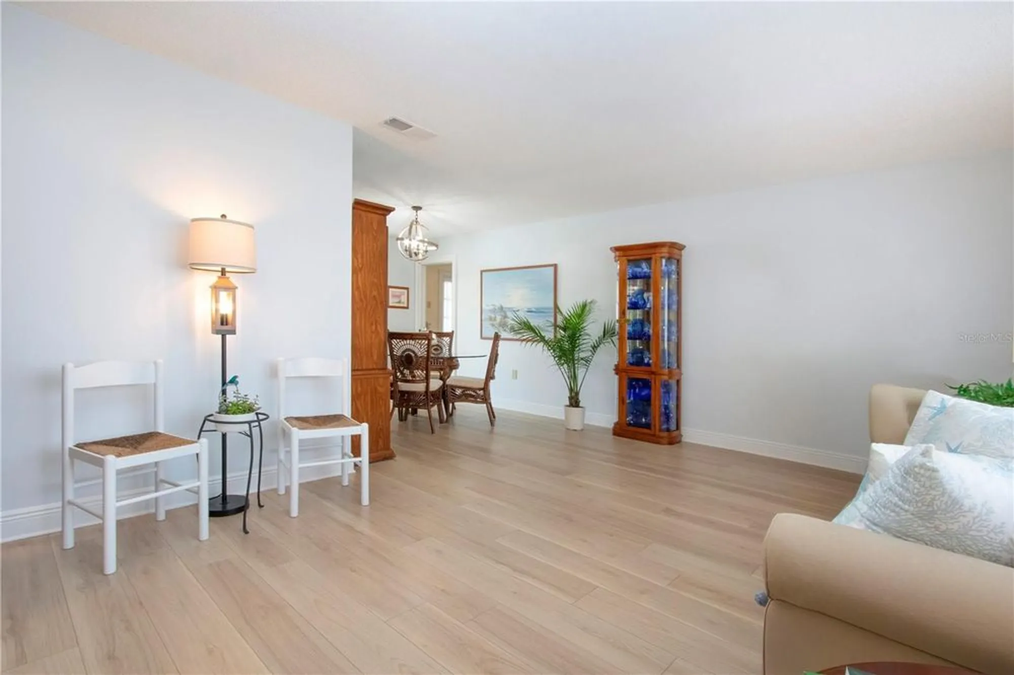 Property Slideshow image 11 of 69 | 2016 east view dr, Sun City Center, FL, 33573