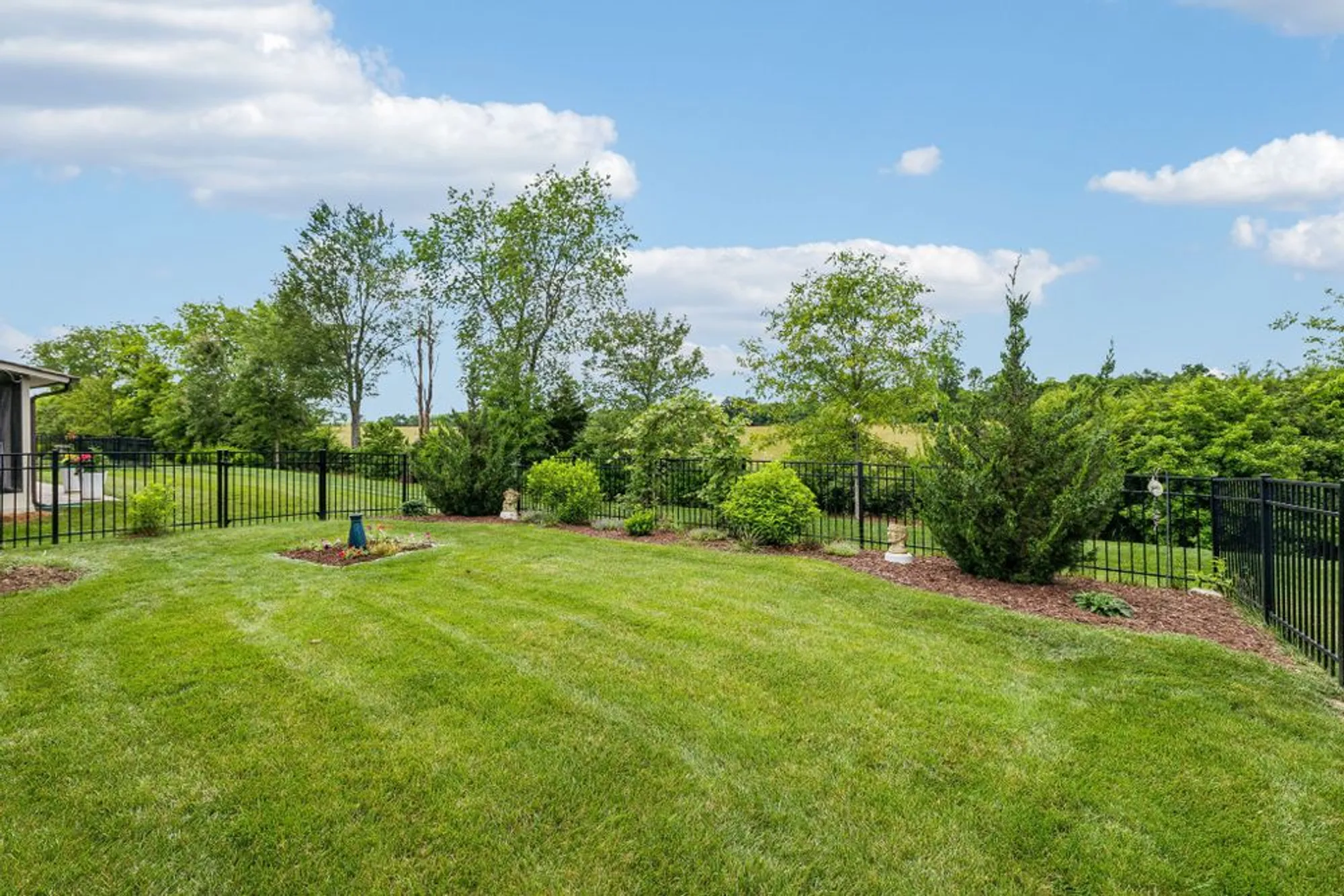 Property Slideshow image 43 of 61 | 2237 henderson dr, Spring Hill, TN, 37174