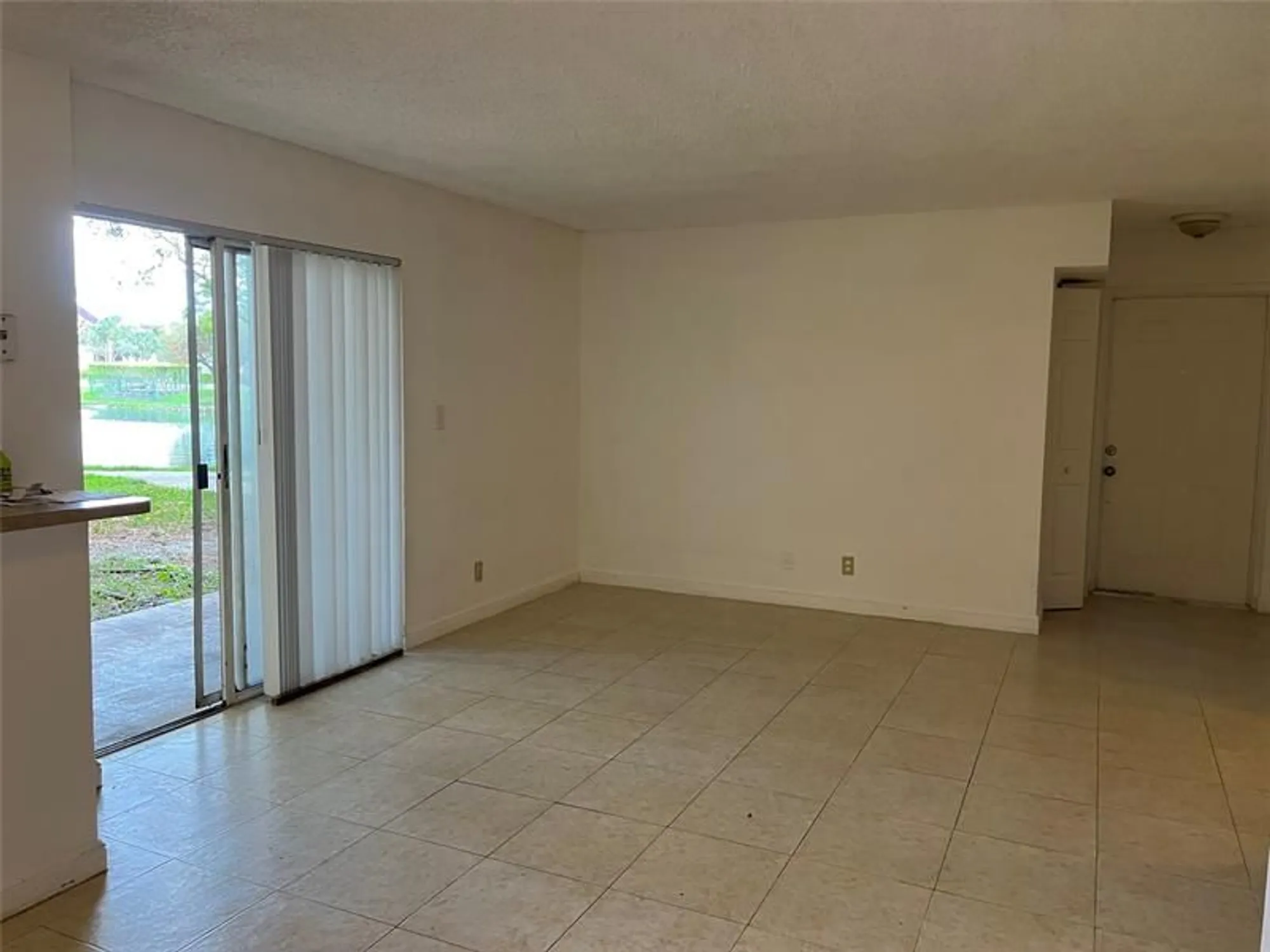 Property Slideshow image 3 of 9 | 7680 westwood dr apt 803, Tamarac, FL, 33321