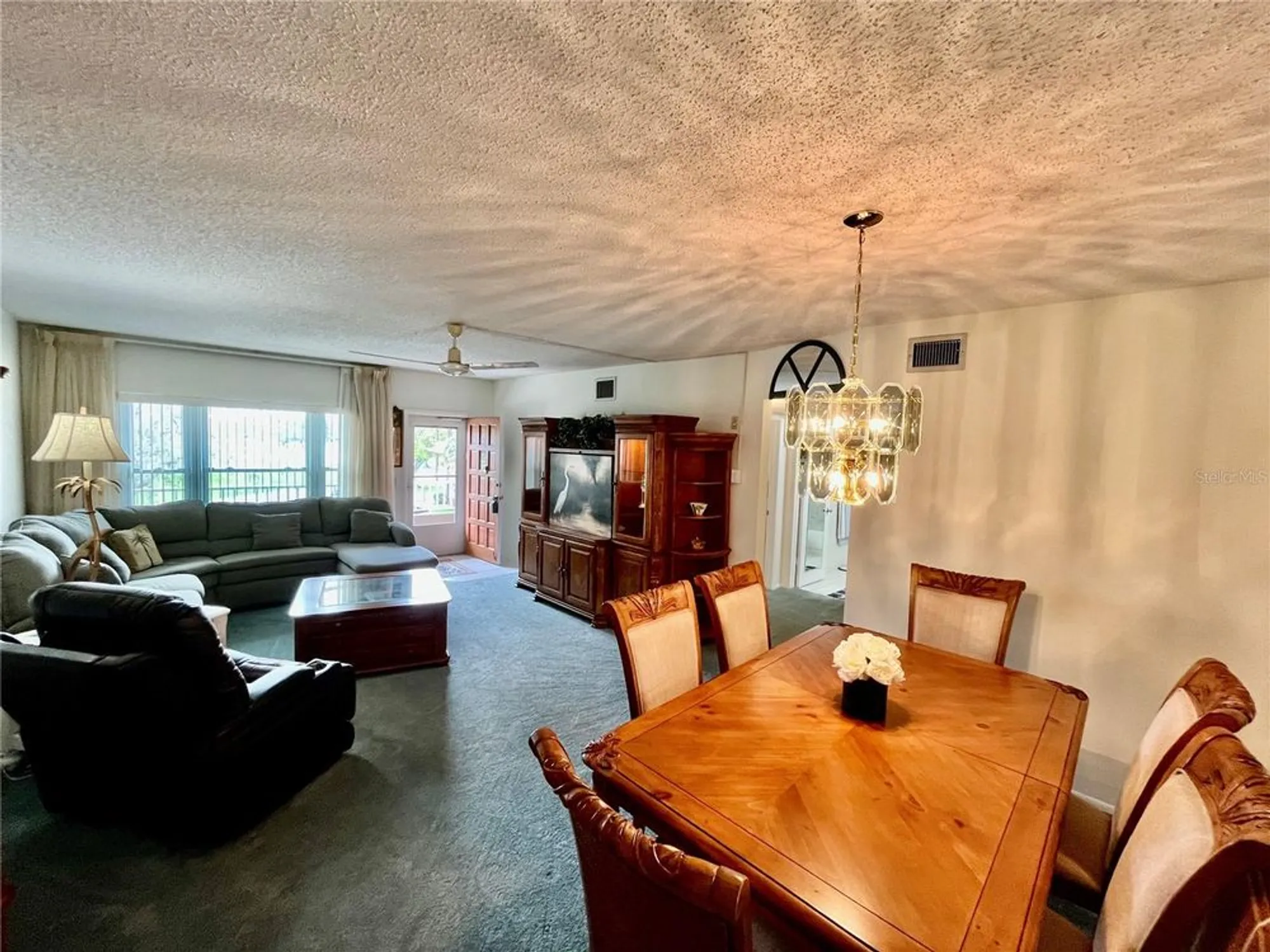Property Slideshow image 5 of 41 | 2403 finlandia ln 57, Clearwater, FL, 33763