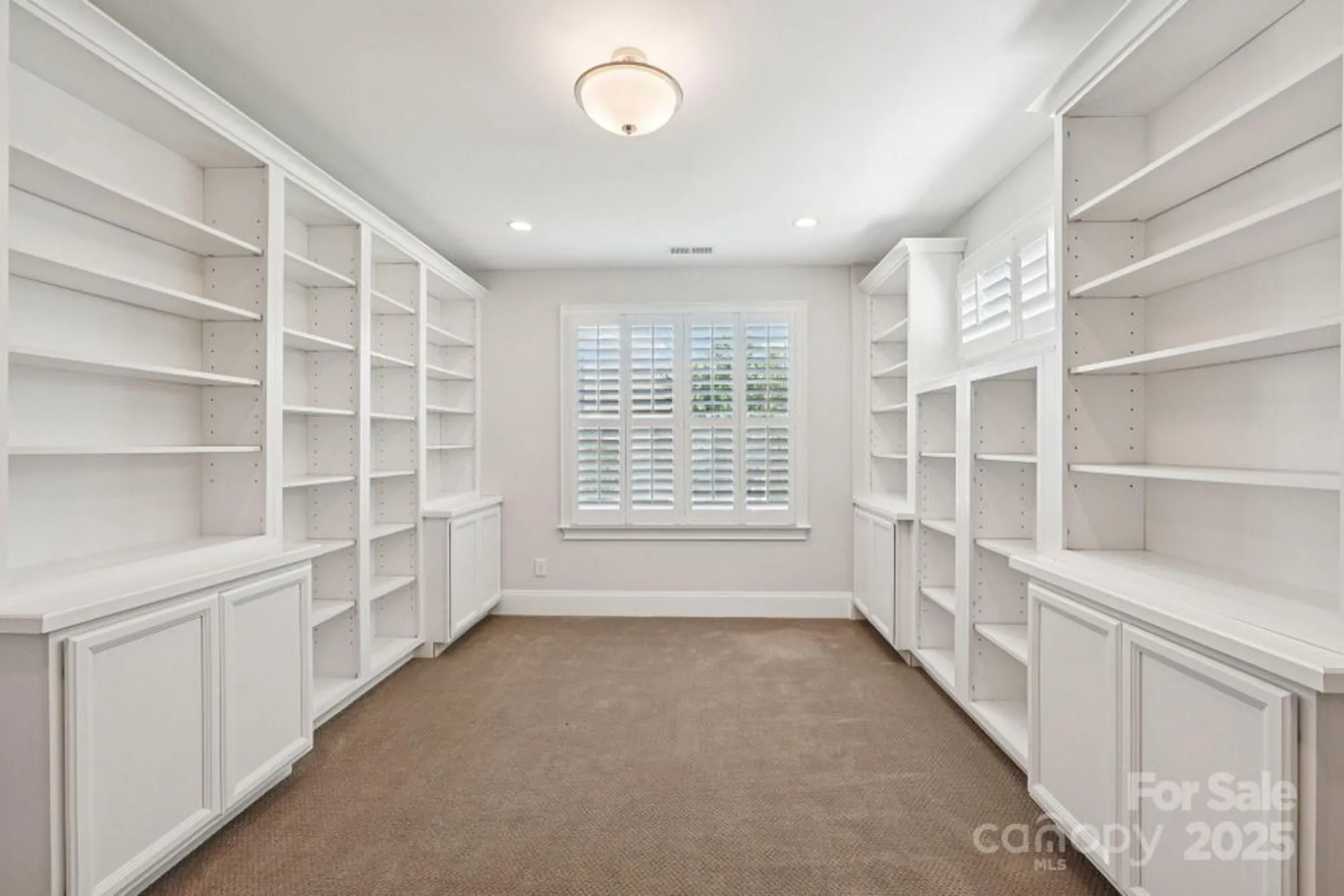 Property Slideshow image 35 of 47 | 45528 misty bluff dr, Charlotte, NC, 28278