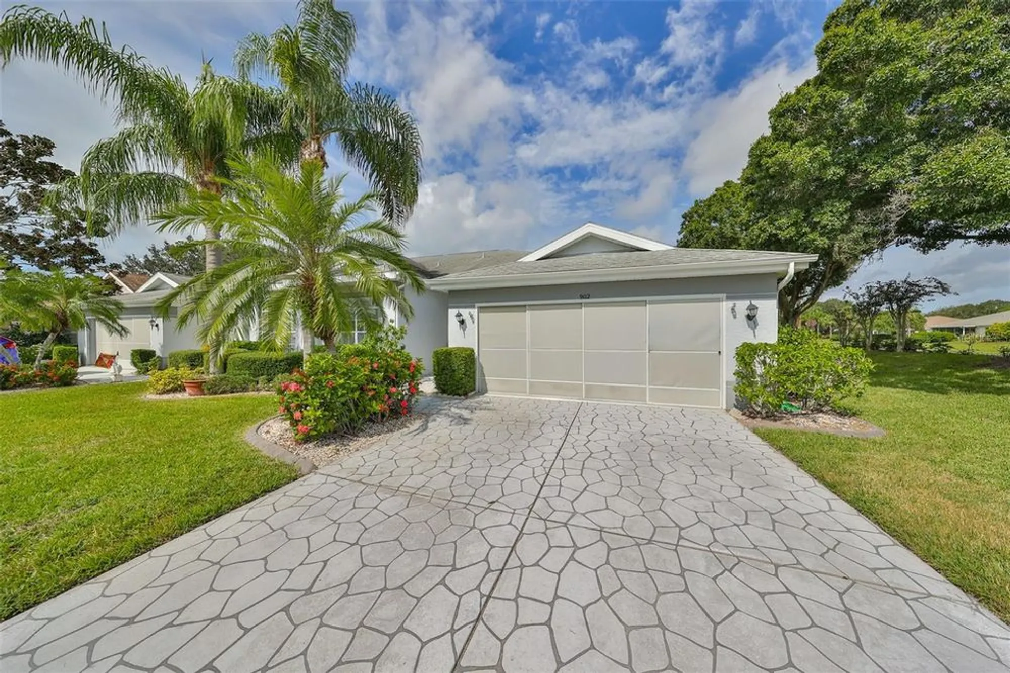 Property Slideshow image 2 of 42 | 902 mcdaniel st, Sun City Center, FL, 33573