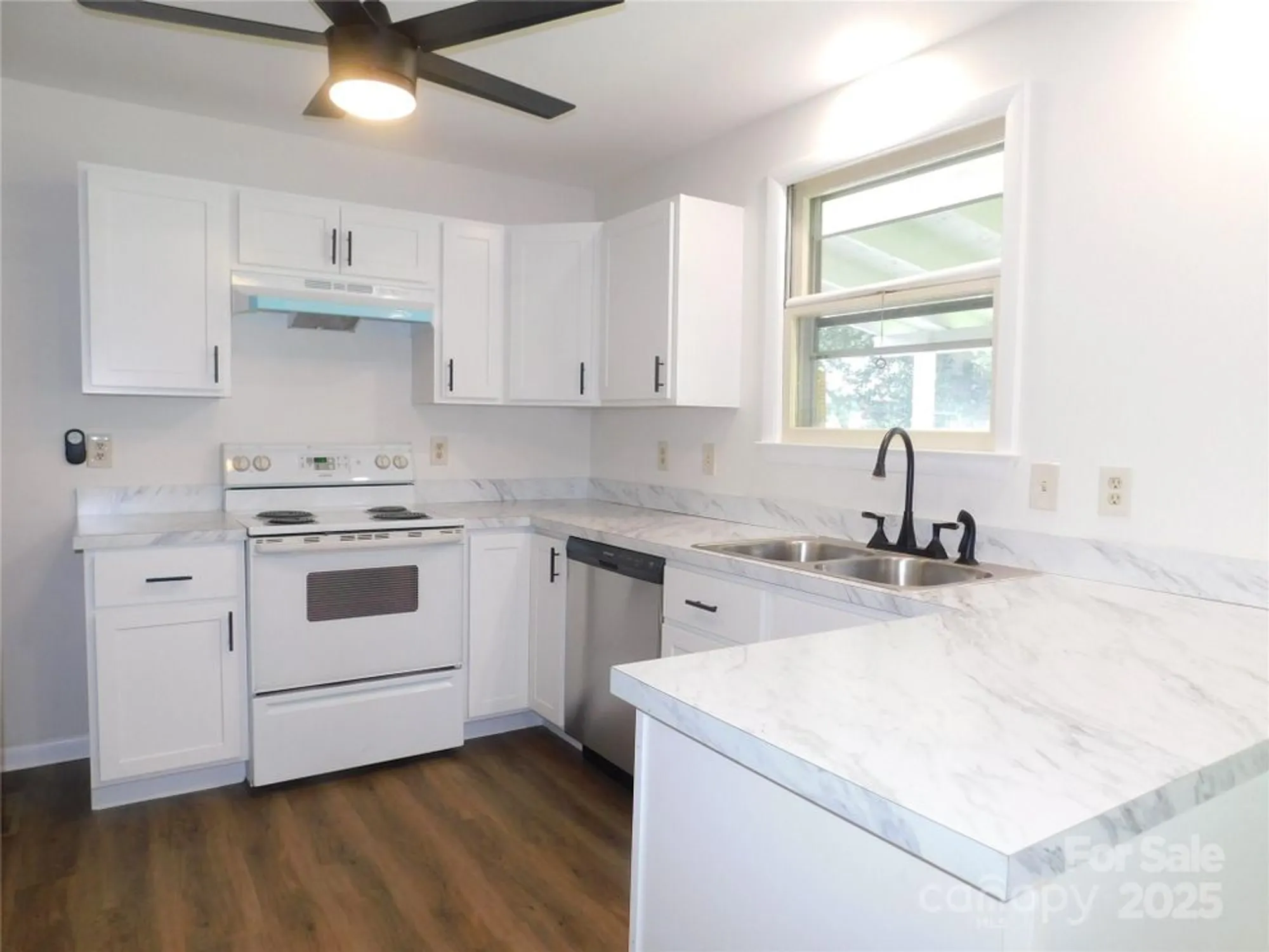 Property Slideshow image 7 of 33 | 125 fulton dr, Hendersonville, NC, 28792