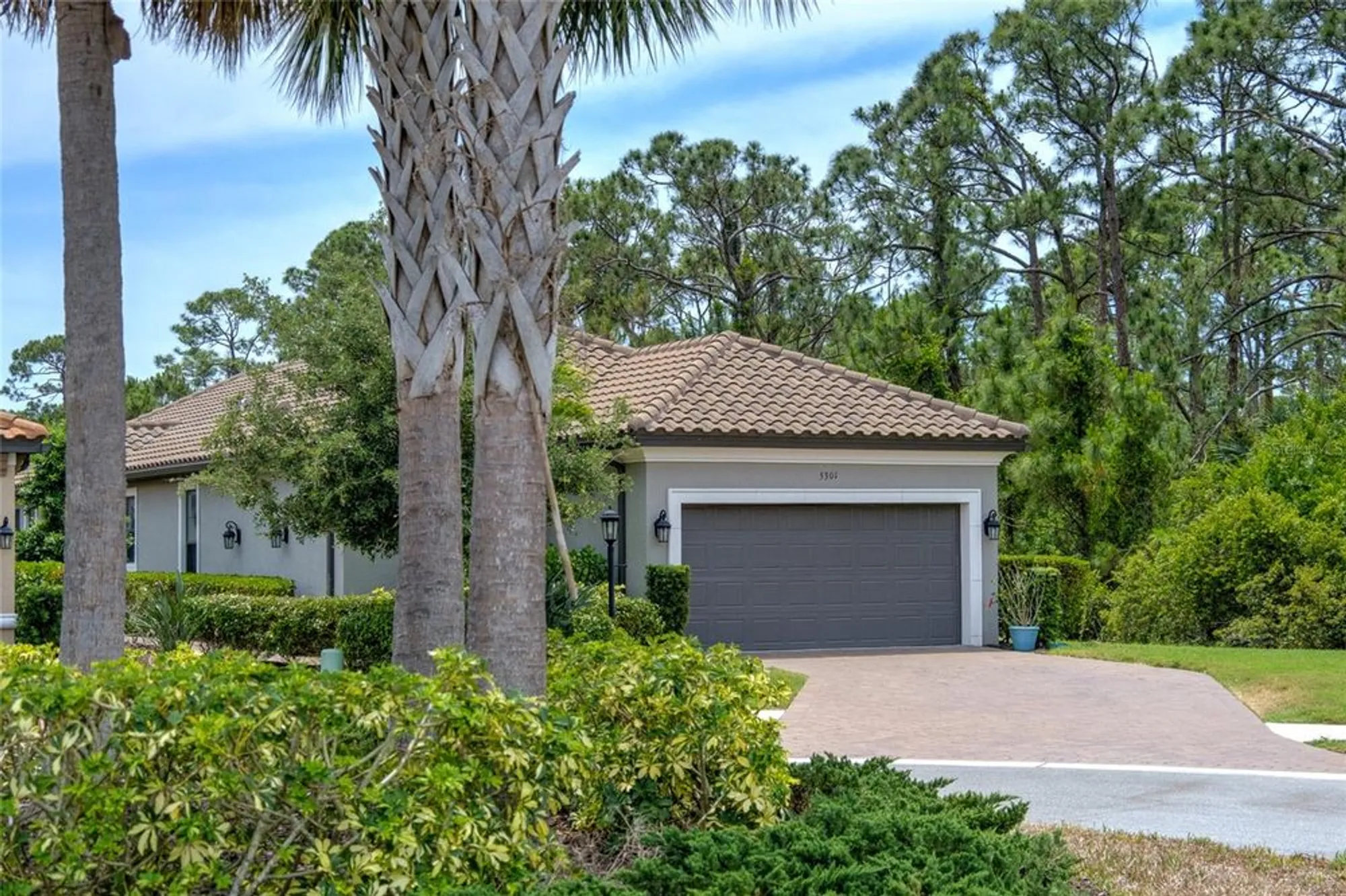 Property Slideshow image 1 of 46 | 5301 bartolomeo st, Sarasota, FL, 34238