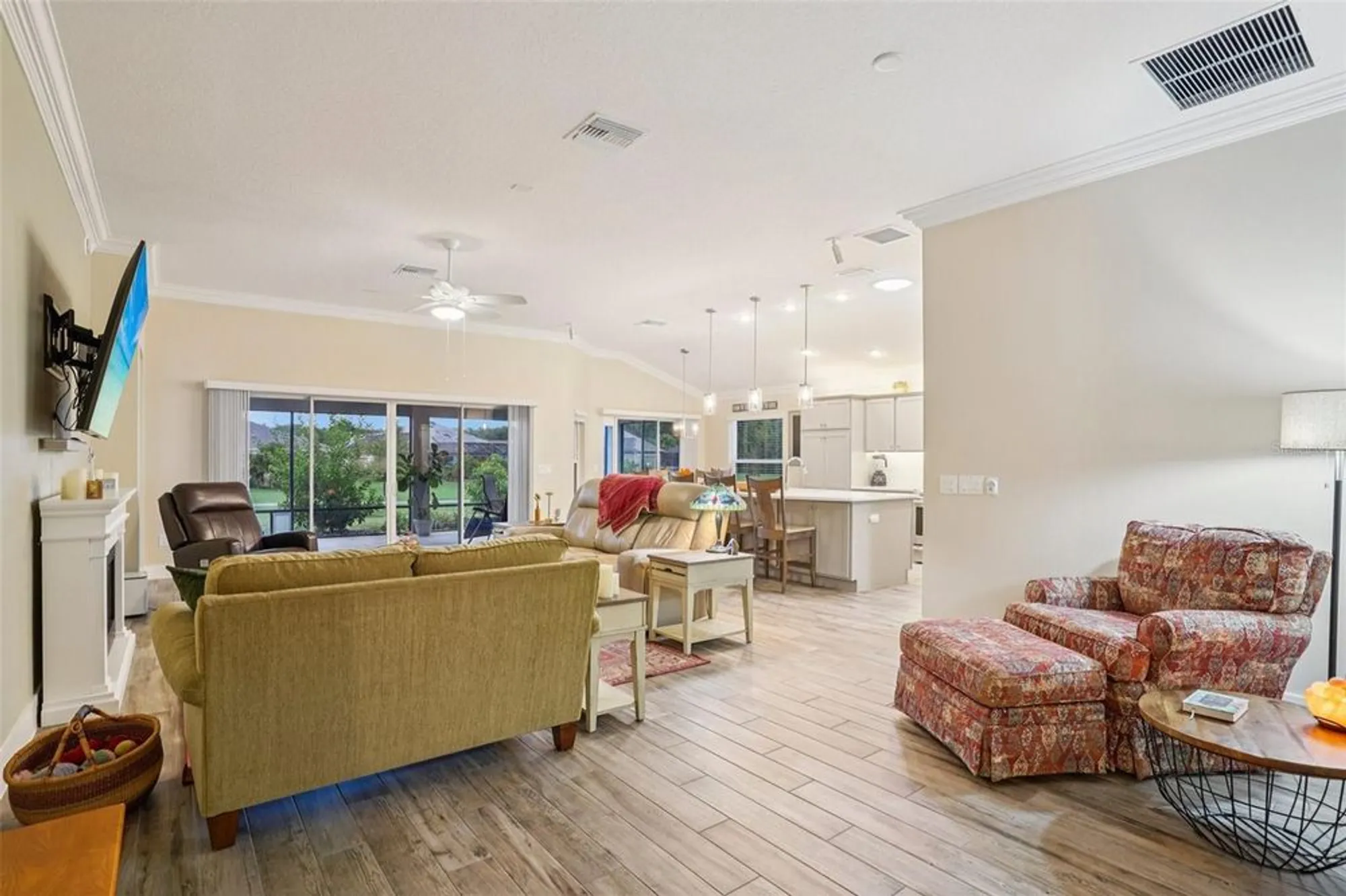 Property Slideshow image 6 of 40 | 904 maynard path, The Villages, FL, 32163