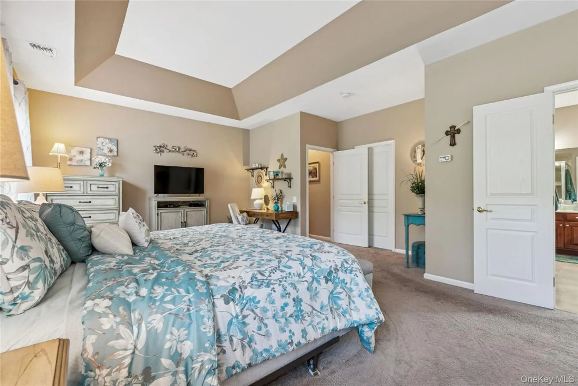 Property Slideshow image 23 of 40 | 25 louden loop, Mount Sinai, NY, 11766