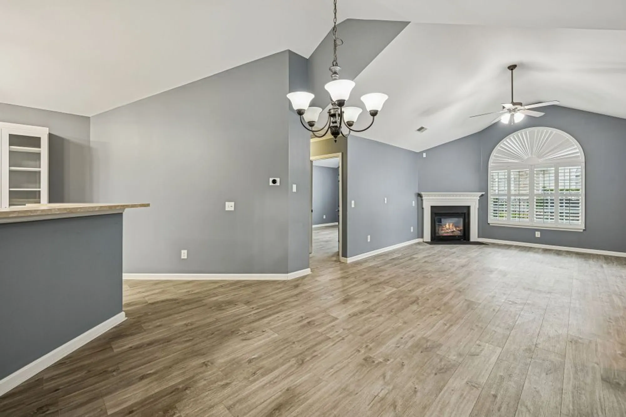 Property Slideshow image 8 of 39 | 825 s browns ln 2102, Gallatin, TN, 37066