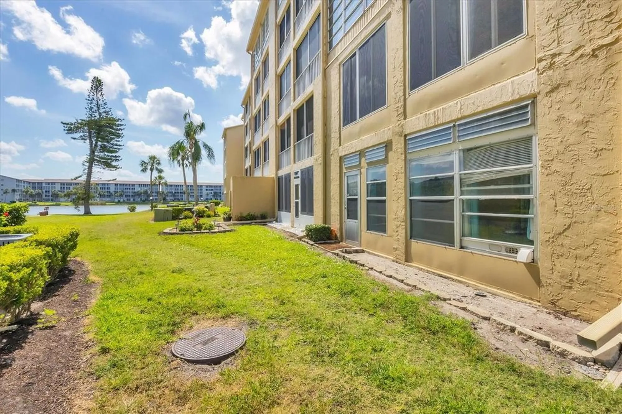 Property Slideshow image 31 of 58 | 3521 lake bayshore dr # 101 j, Bradenton, FL, 34205