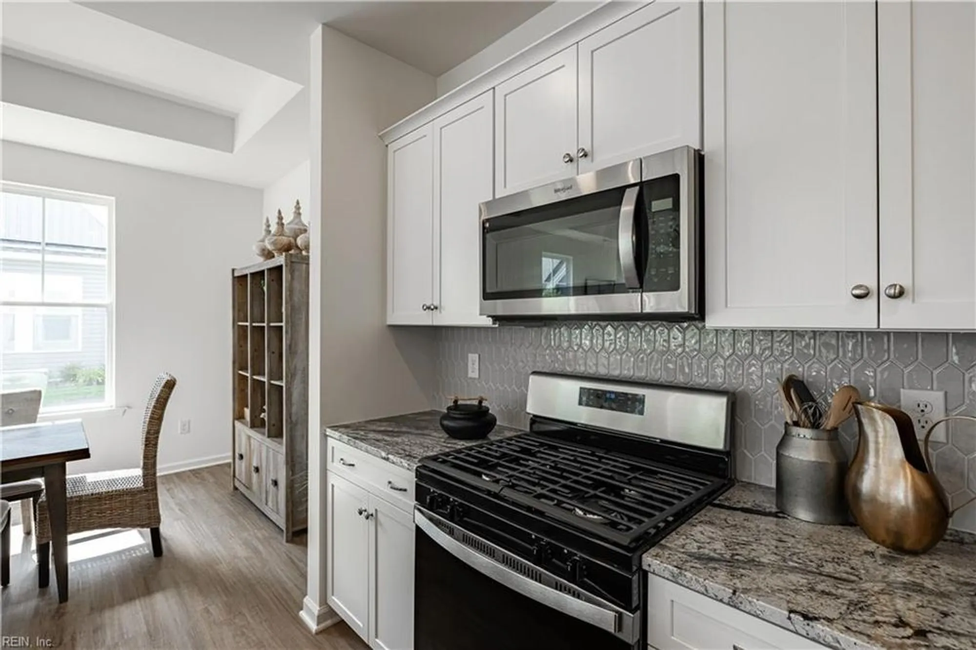 Property Slideshow image 5 of 47 | 206 oxford ave # 47-2, Smithfield, VA, 23430